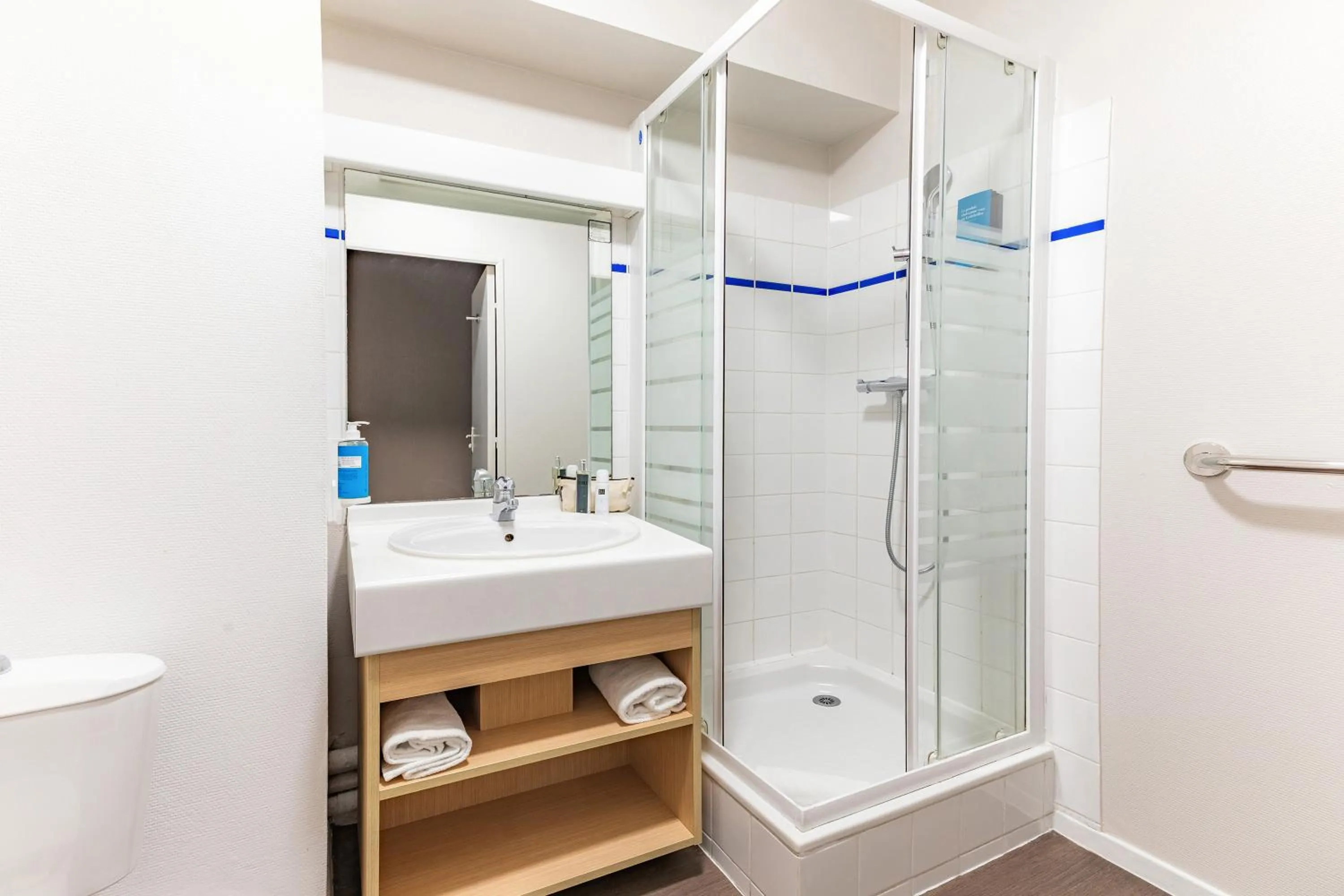 Shower in Appart'City Classic Nantes Quais de Loire