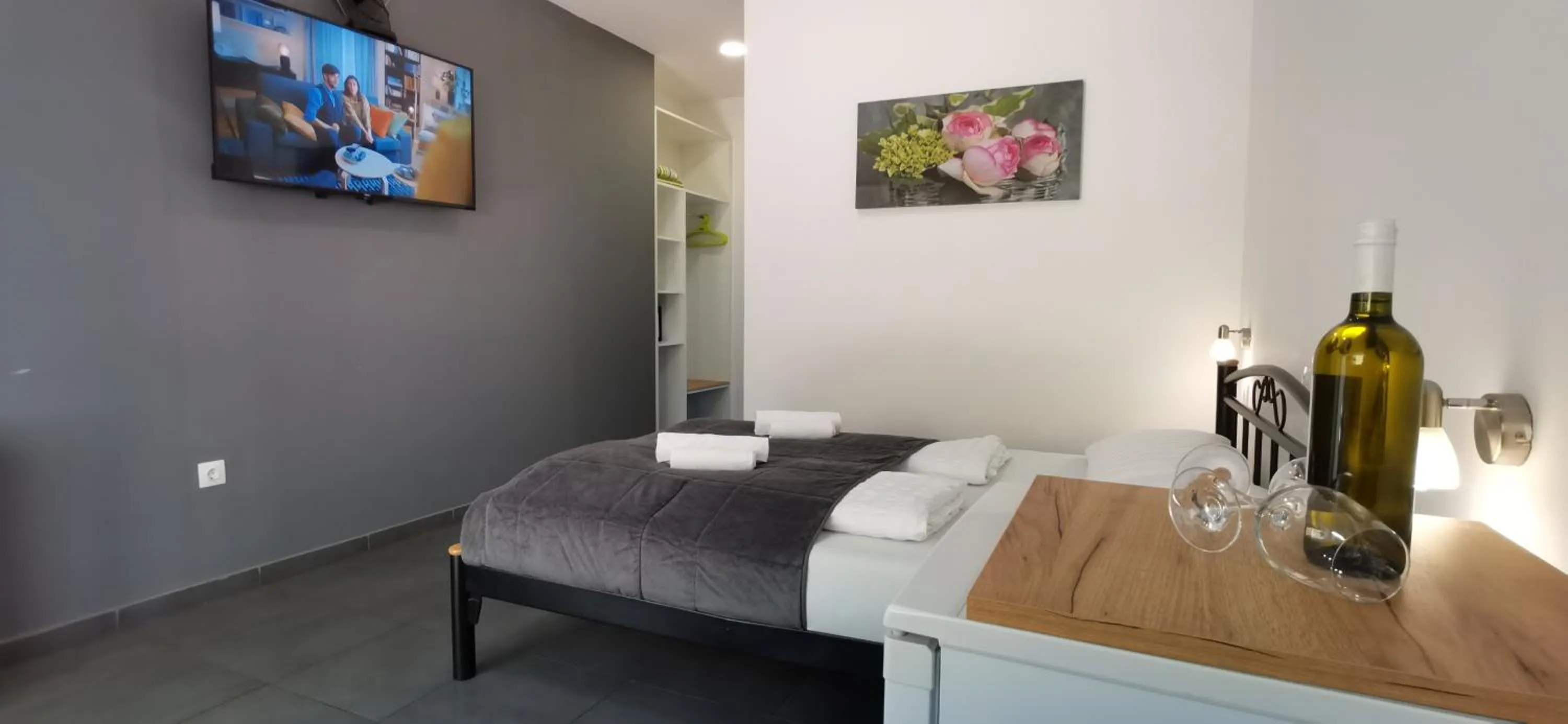 Bed in Apartments Cindra