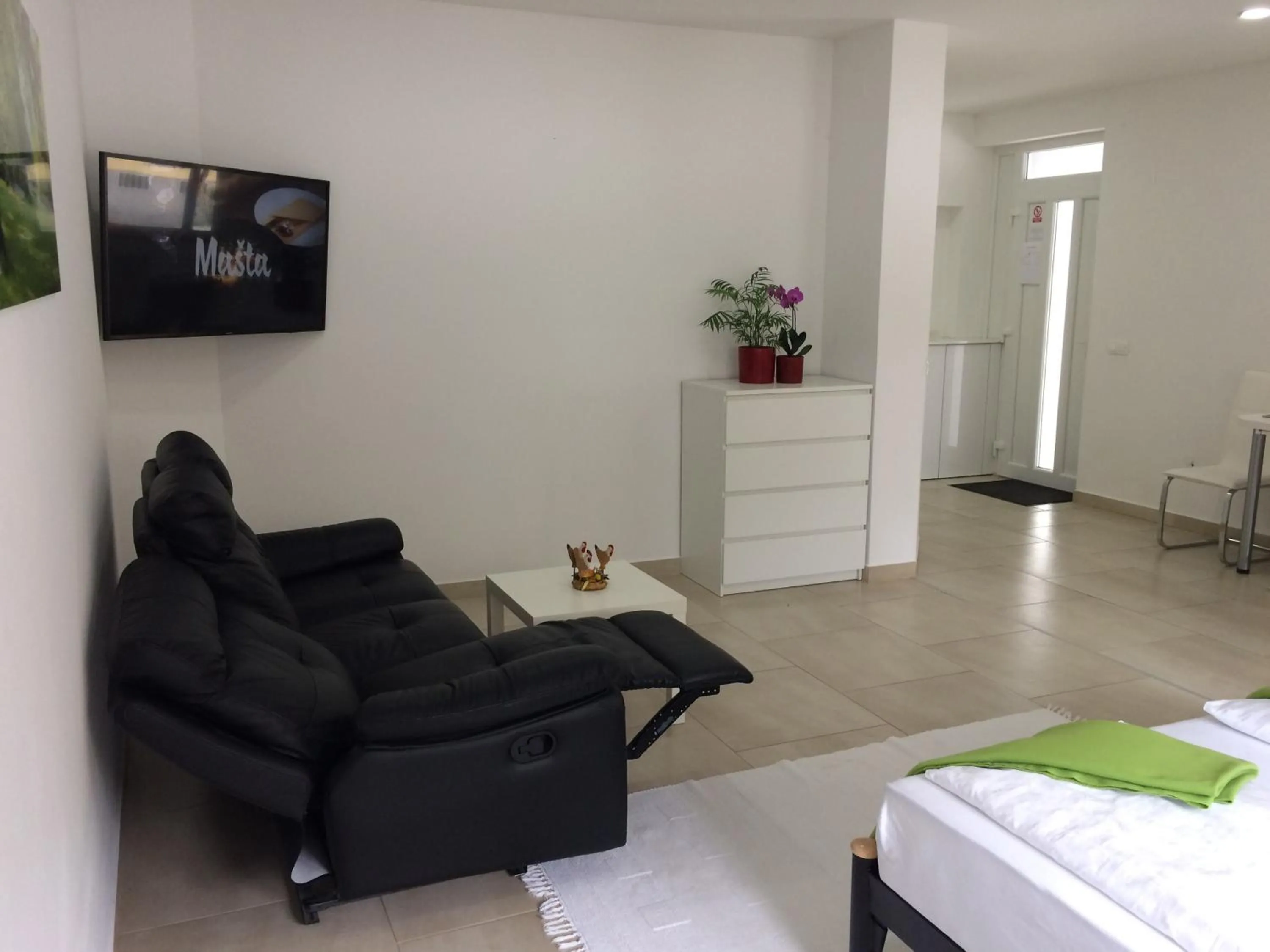 TV and multimedia in Apartments Cindra