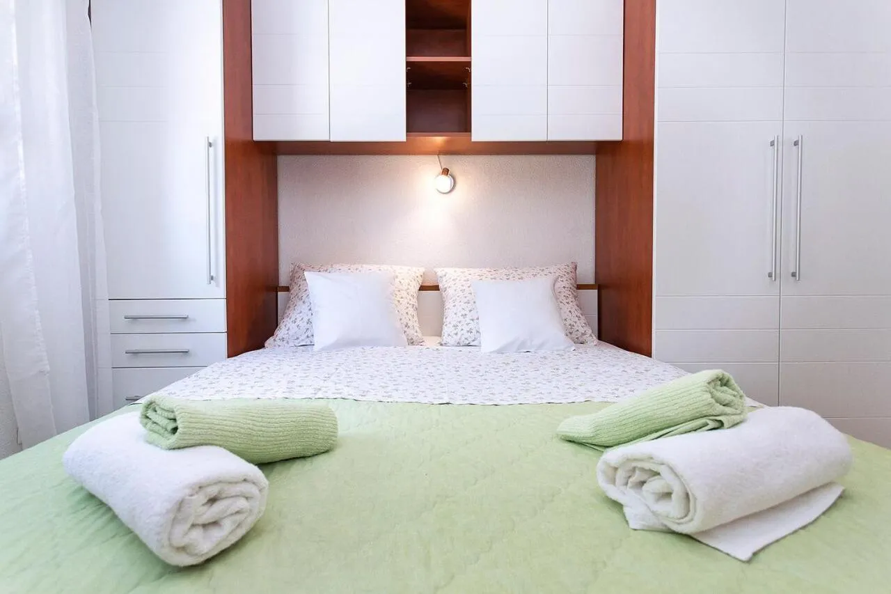 Bedroom, Bed in Holiday Home Chill Zone
