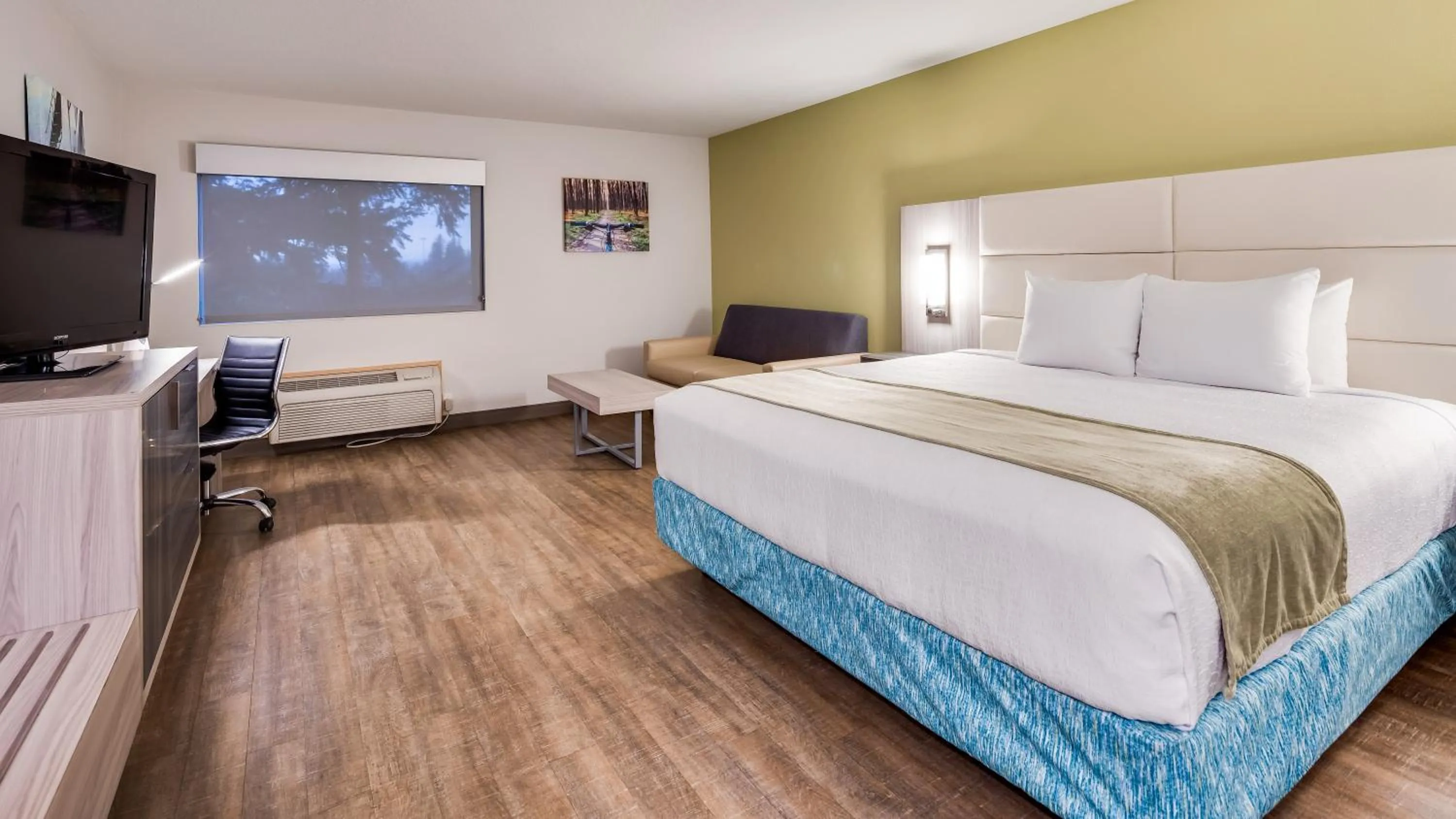 Bed in Best Western Sandy Inn