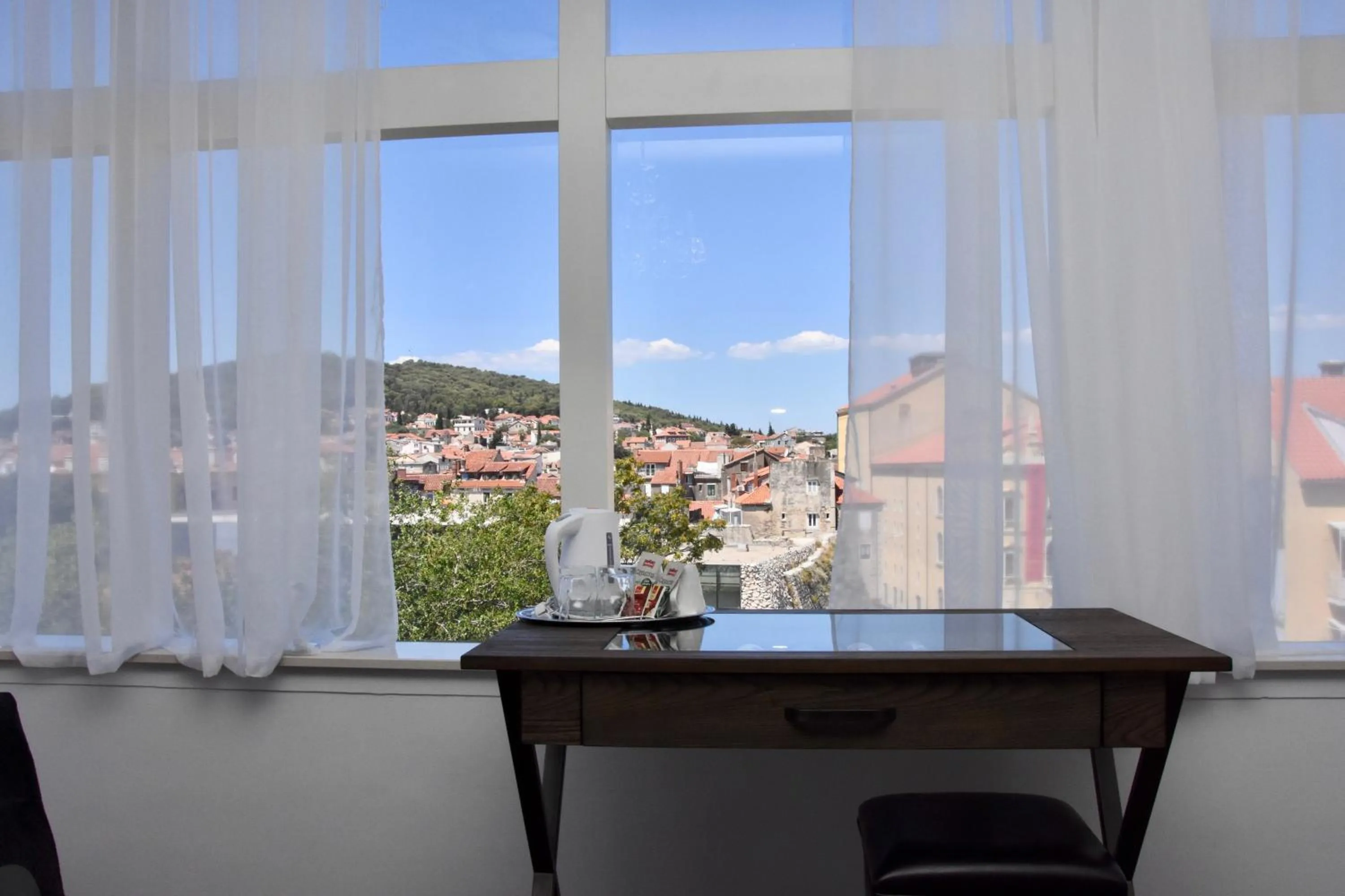 Decorative detail in Prima Luce Downtown