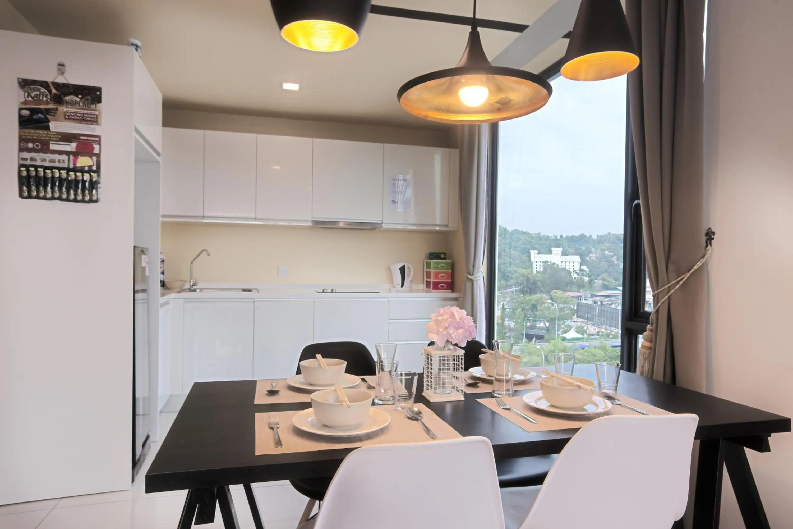 Kitchen or kitchenette in Cozy Living Sky Apartment