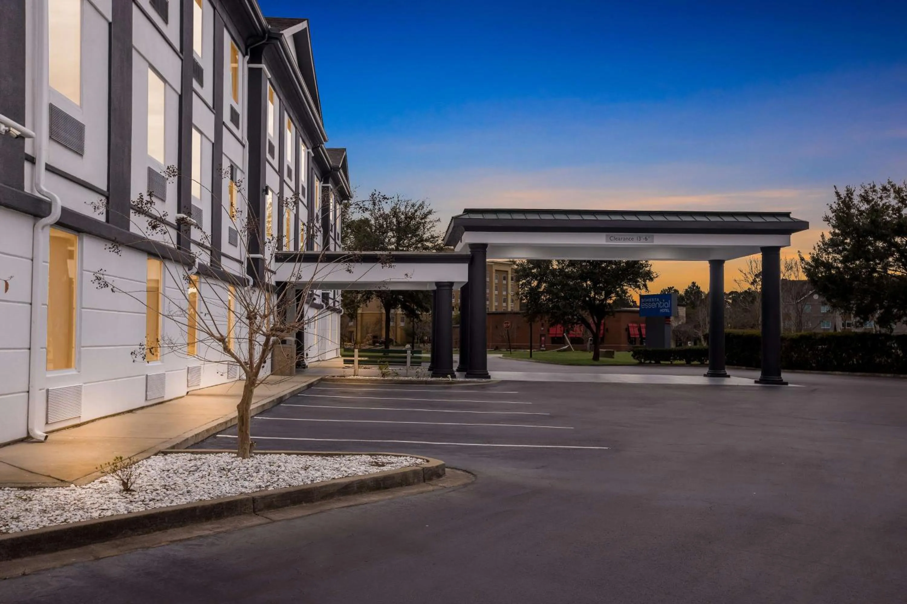 Property building in Sonesta Essential Savannah