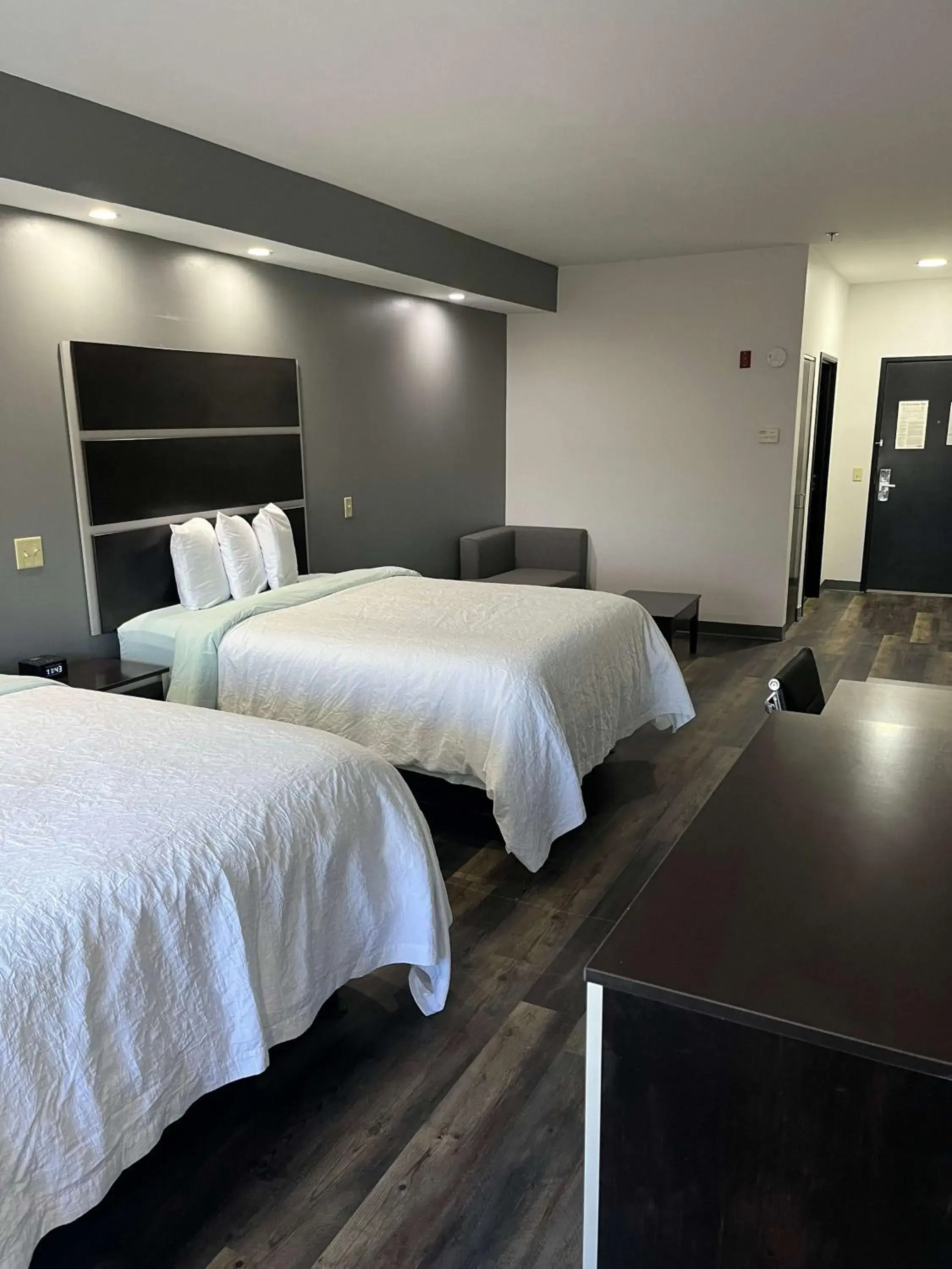 Bedroom in Sonesta Essential Savannah Bedroom in Sonesta Essential Savannah