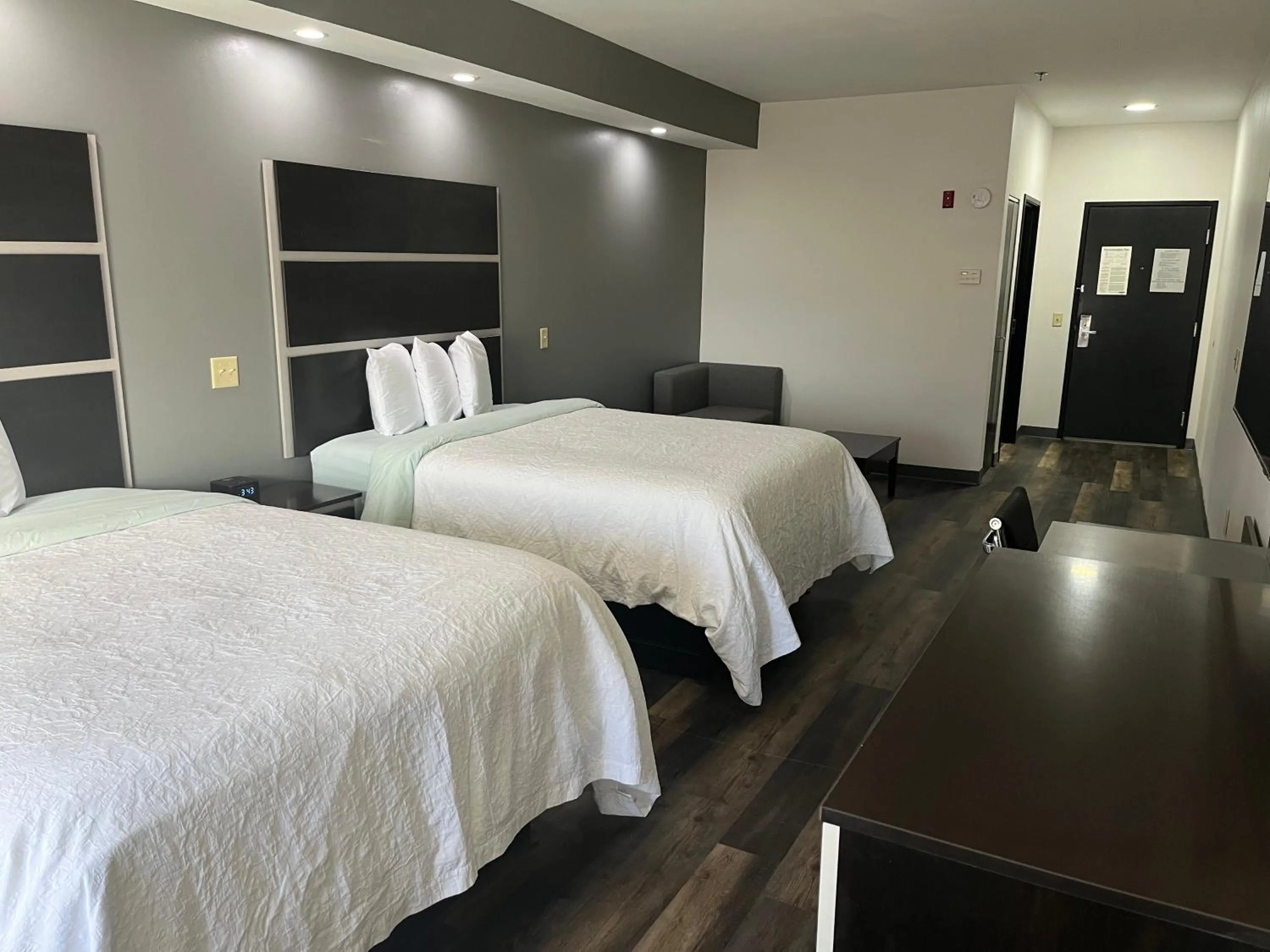 Bedroom in Sonesta Essential Savannah