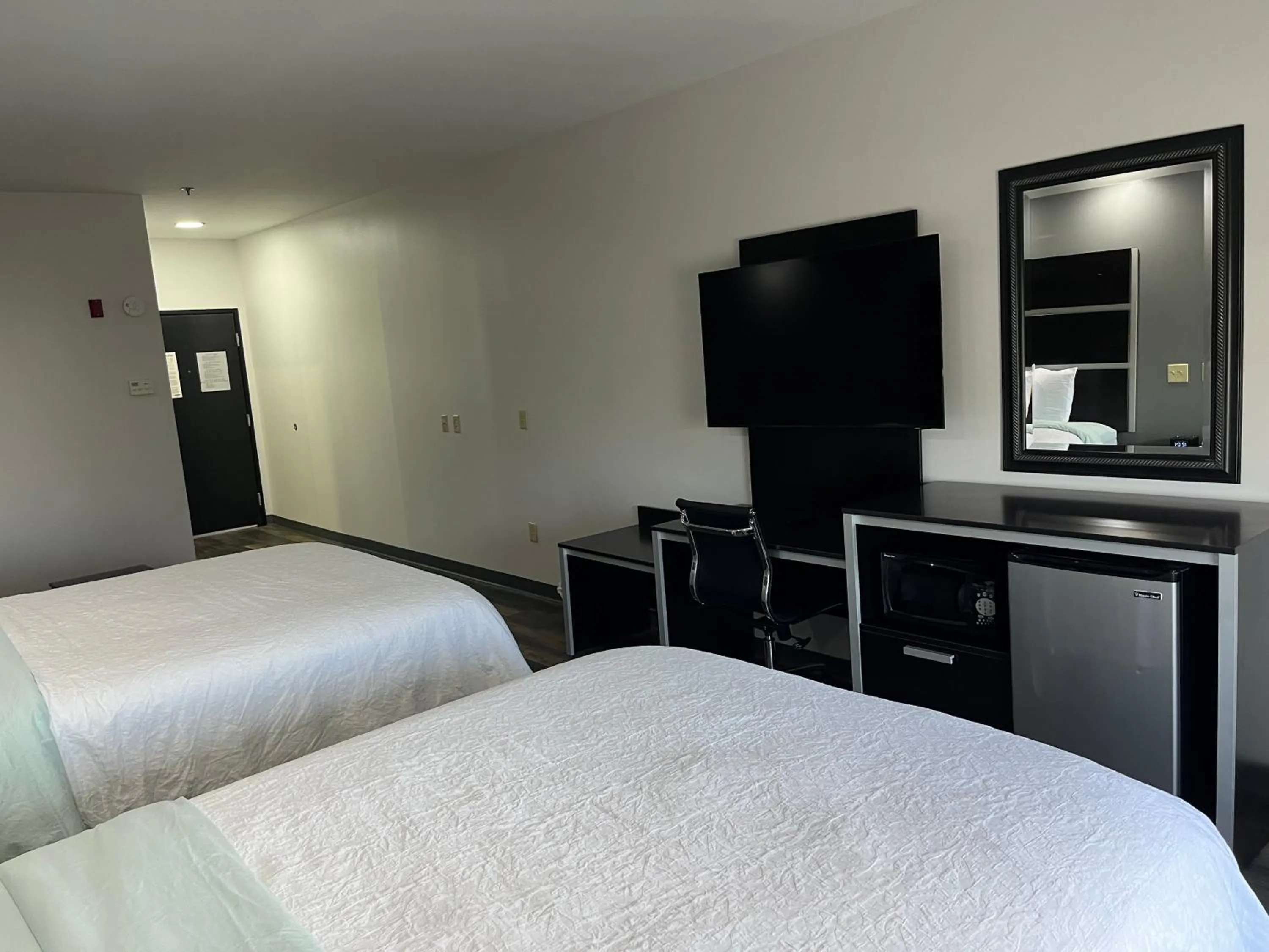 Bed in Sonesta Essential Savannah