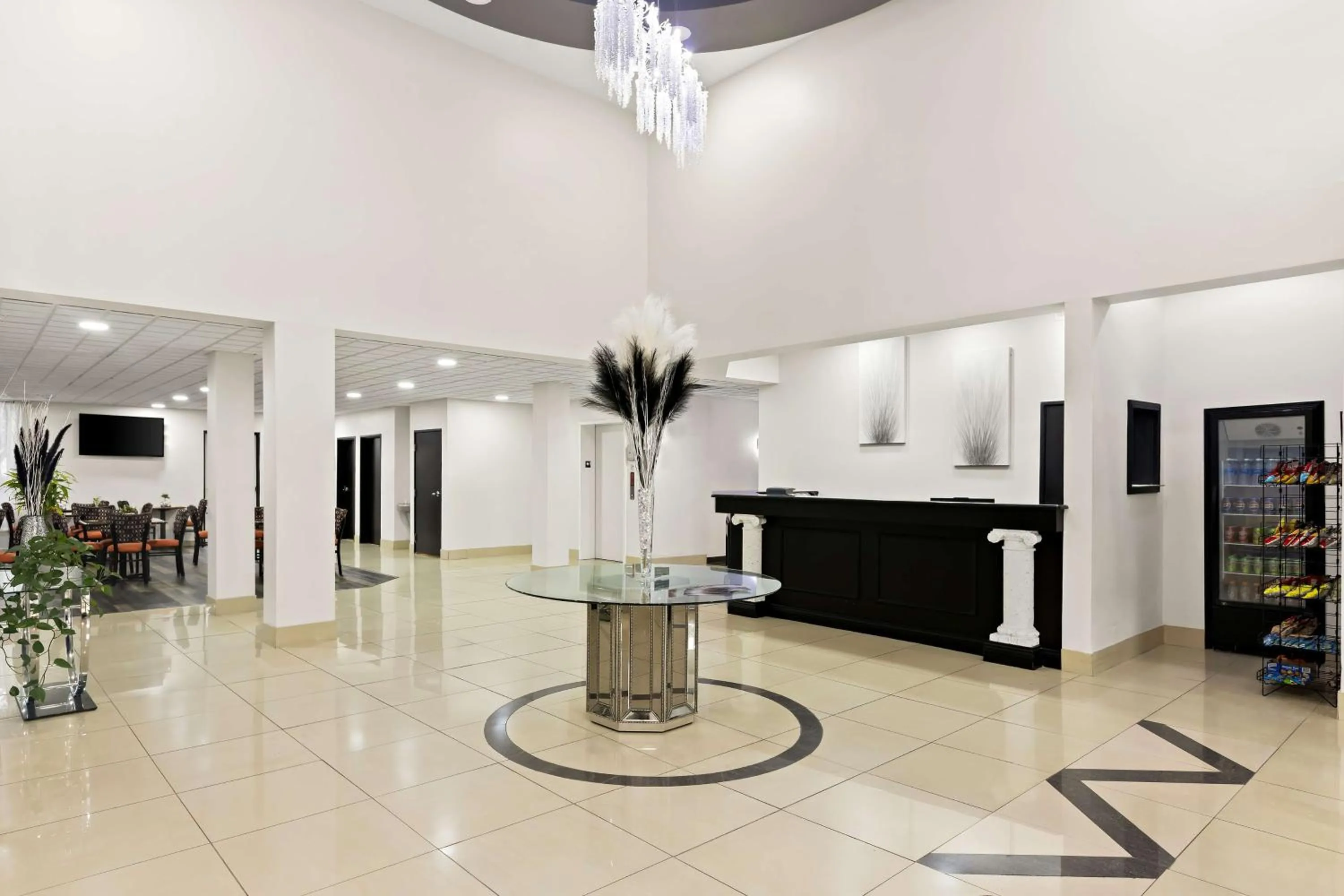 Lobby or reception in Sonesta Essential Savannah