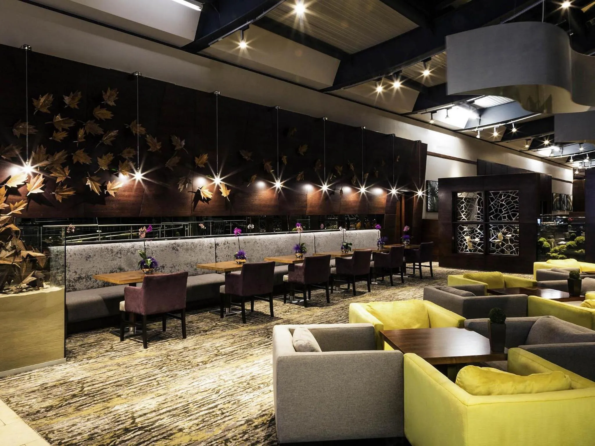 Lounge or bar in Mercure Sheffield St Paul's Hotel & Spa