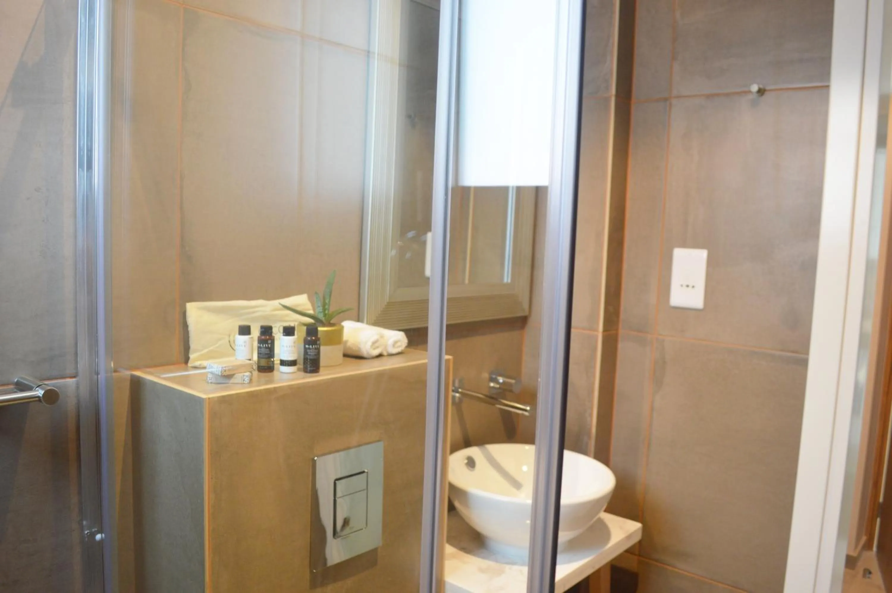 Shower in Hypnos Boutique Hotel