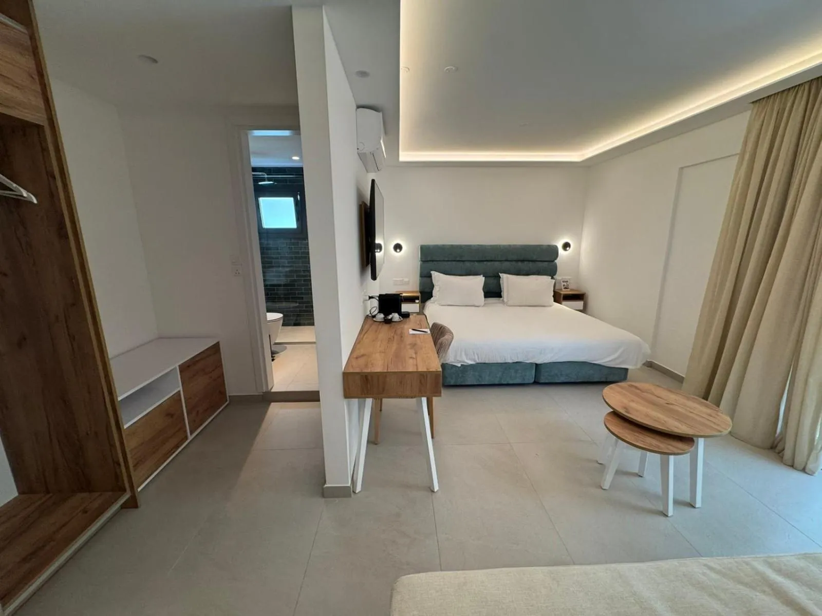 Bed in Hypnos Boutique Hotel