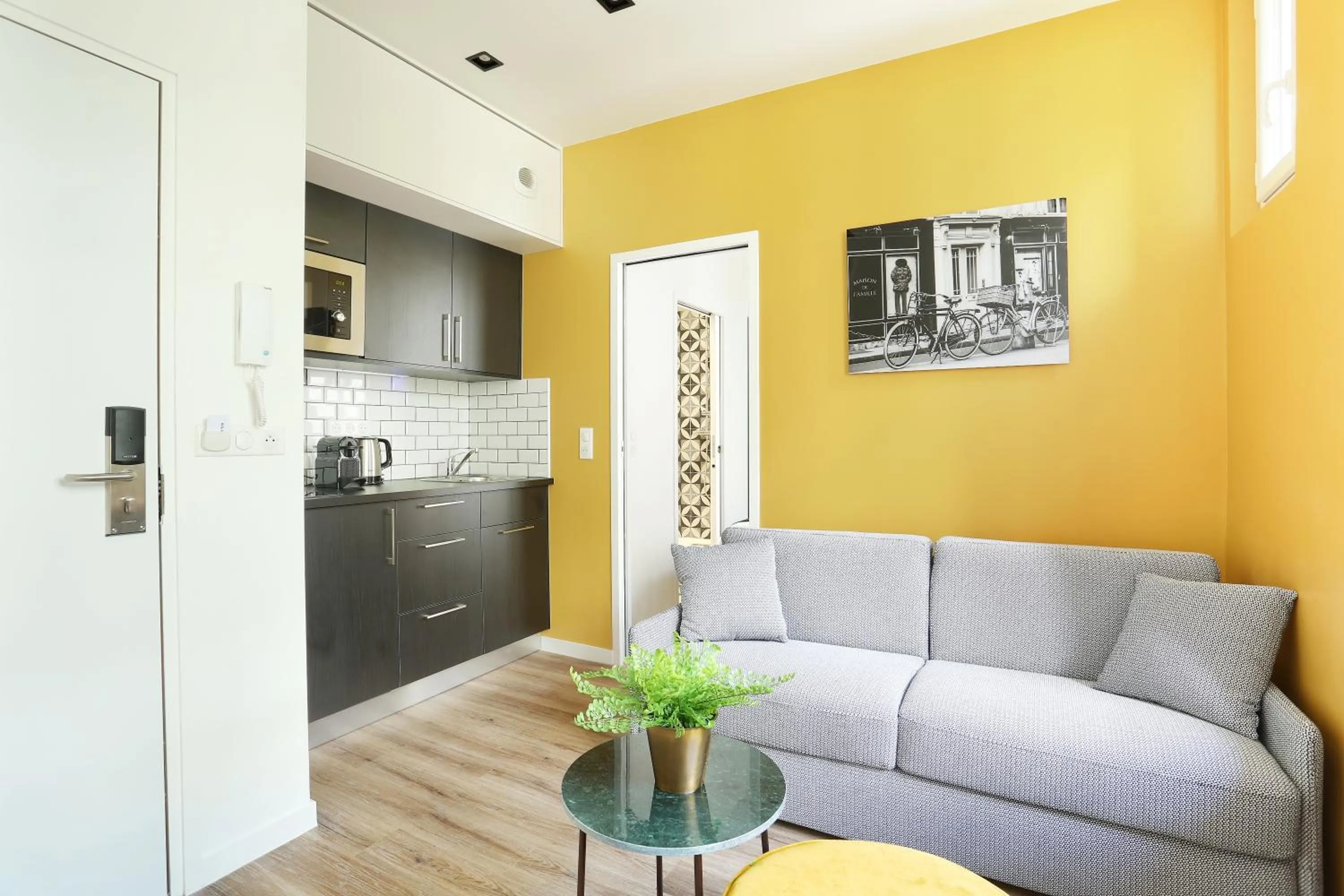 Kitchen or kitchenette in YAYS Paris Zola by Numa