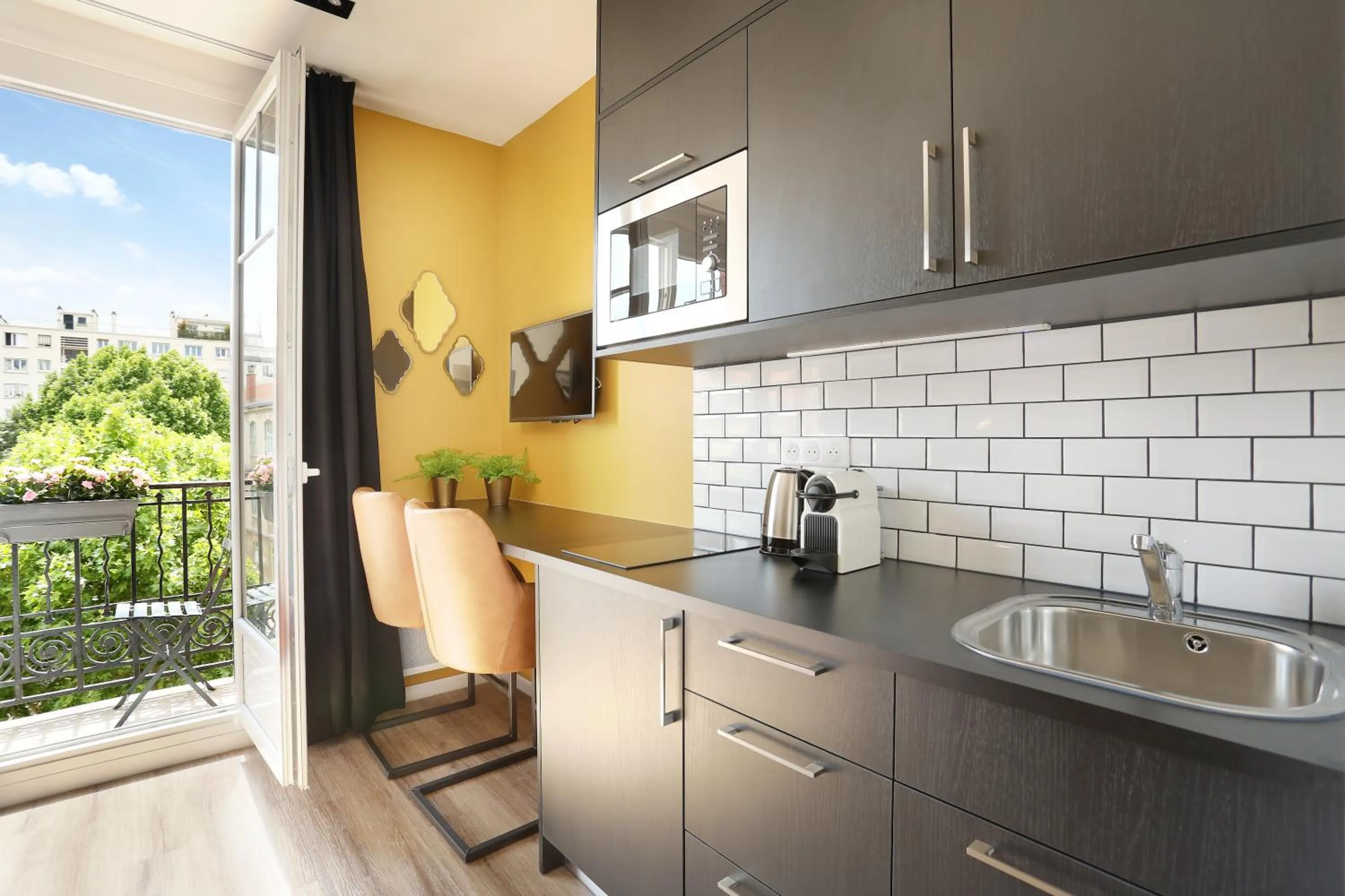 Balcony/Terrace in YAYS Paris Zola by Numa