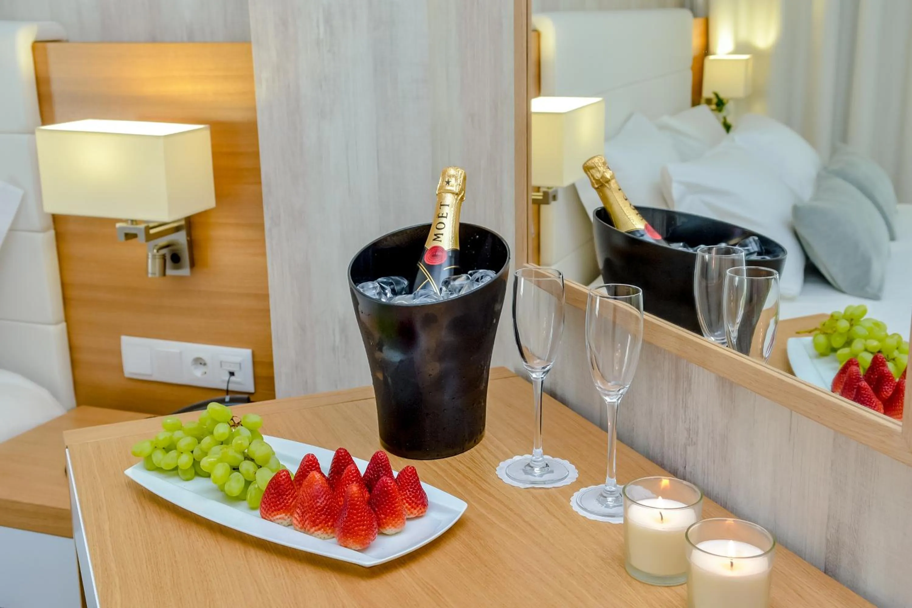 Food and drinks in Villamar Style Maison