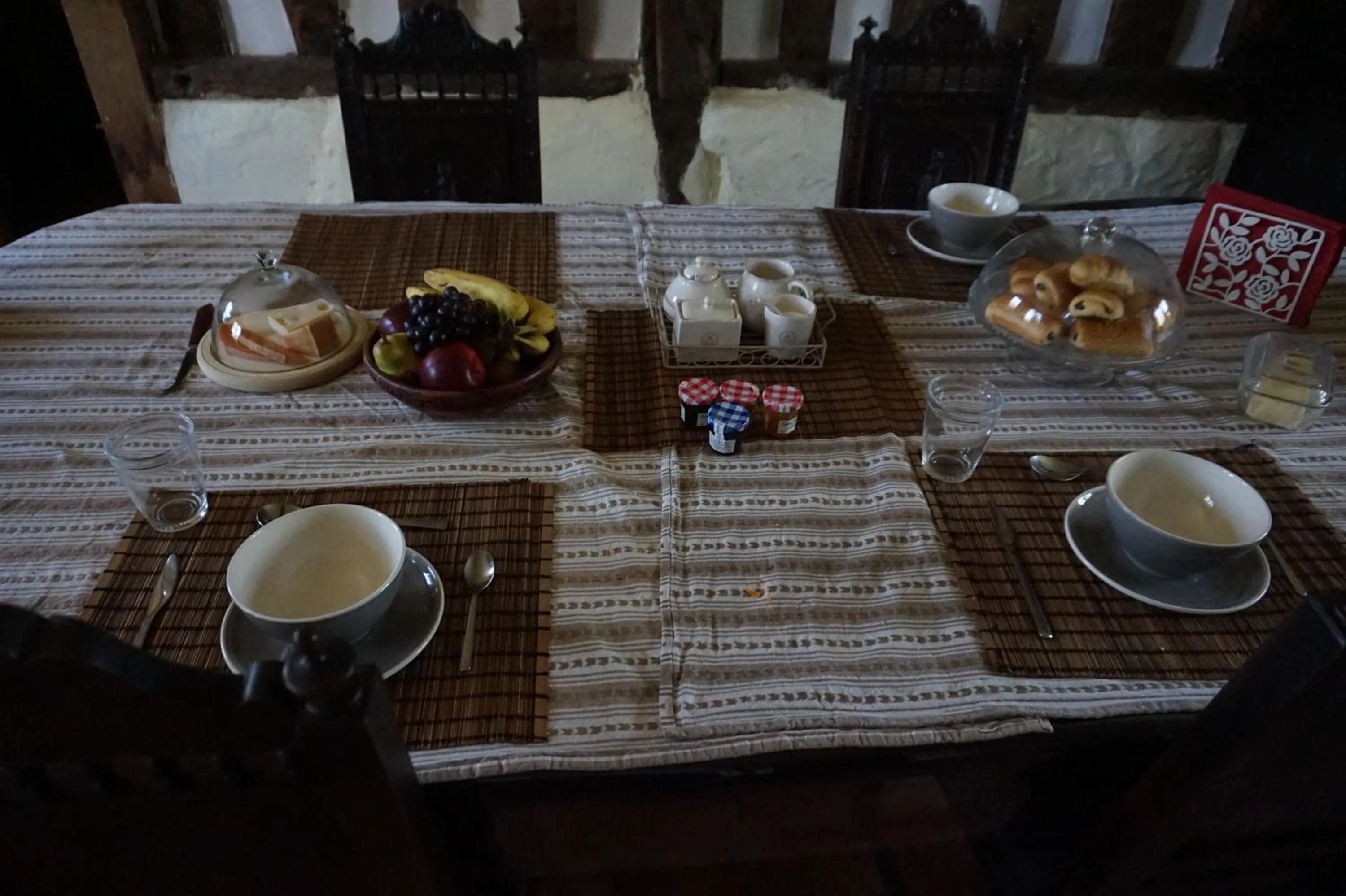 Continental breakfast in Maison du Murphy