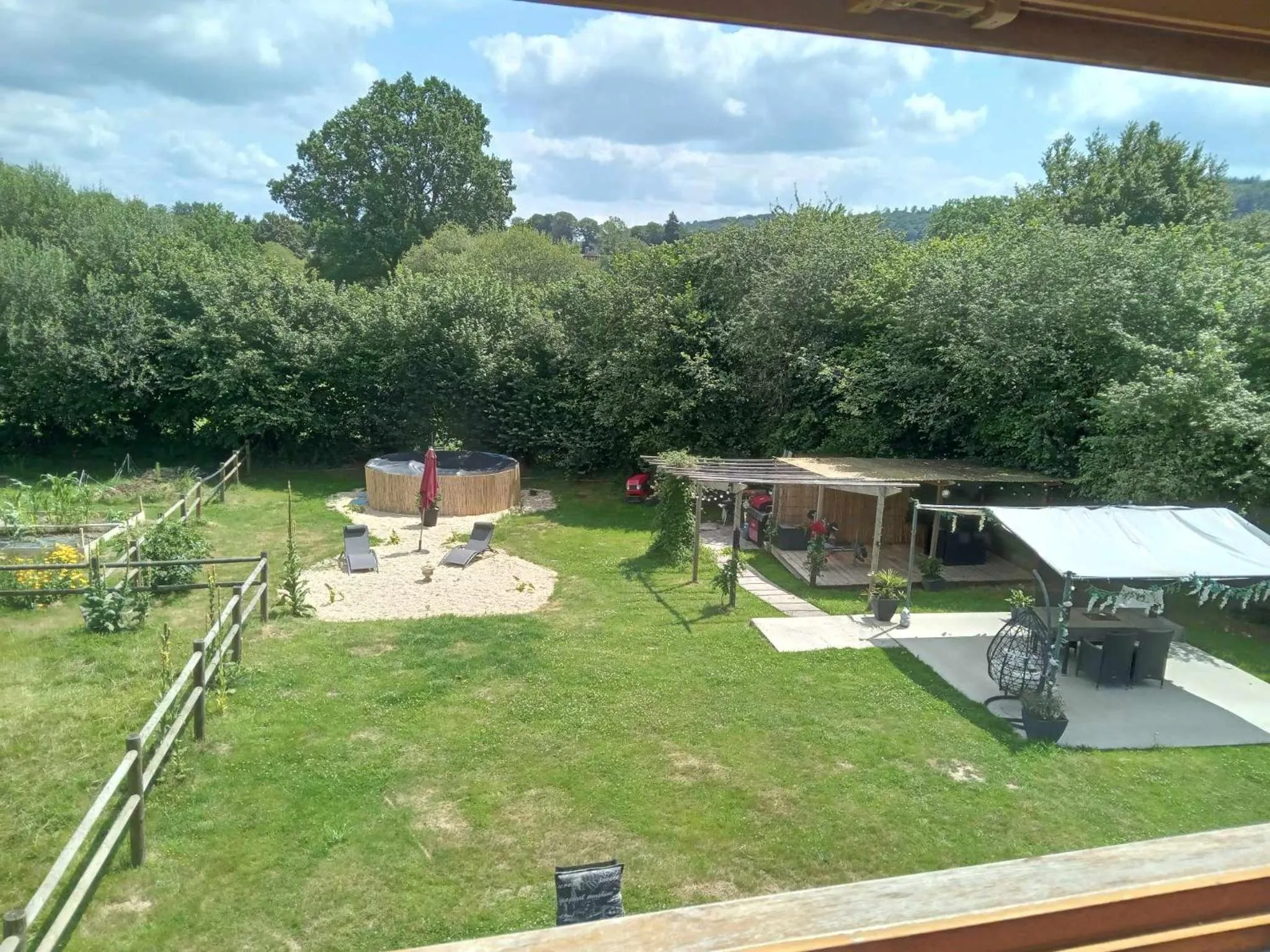 Garden view in Maison du Murphy