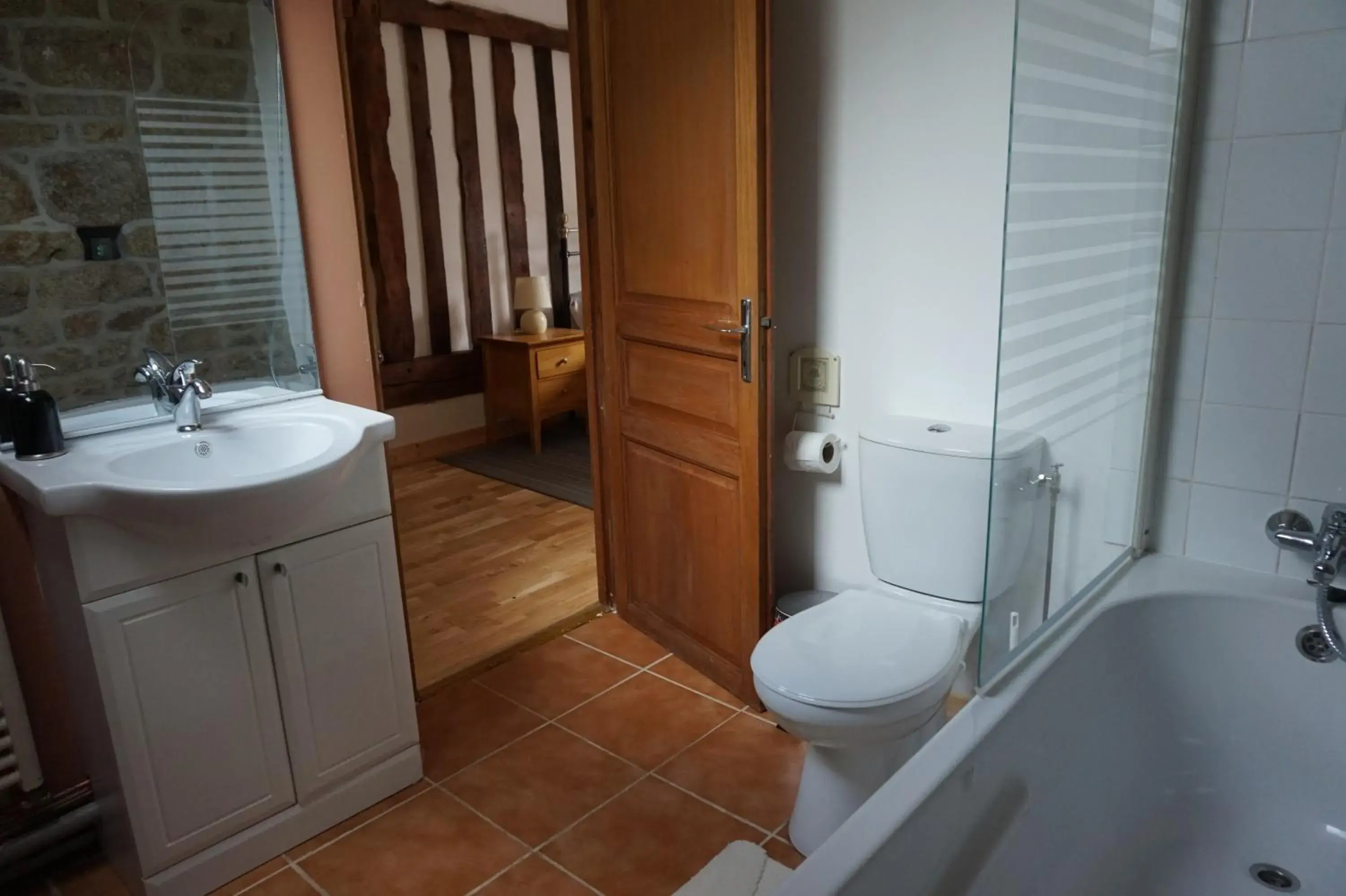 Family Room with Private Bathroom in Maison du Murphy Family Room with Private Bathroom in Maison du Murphy