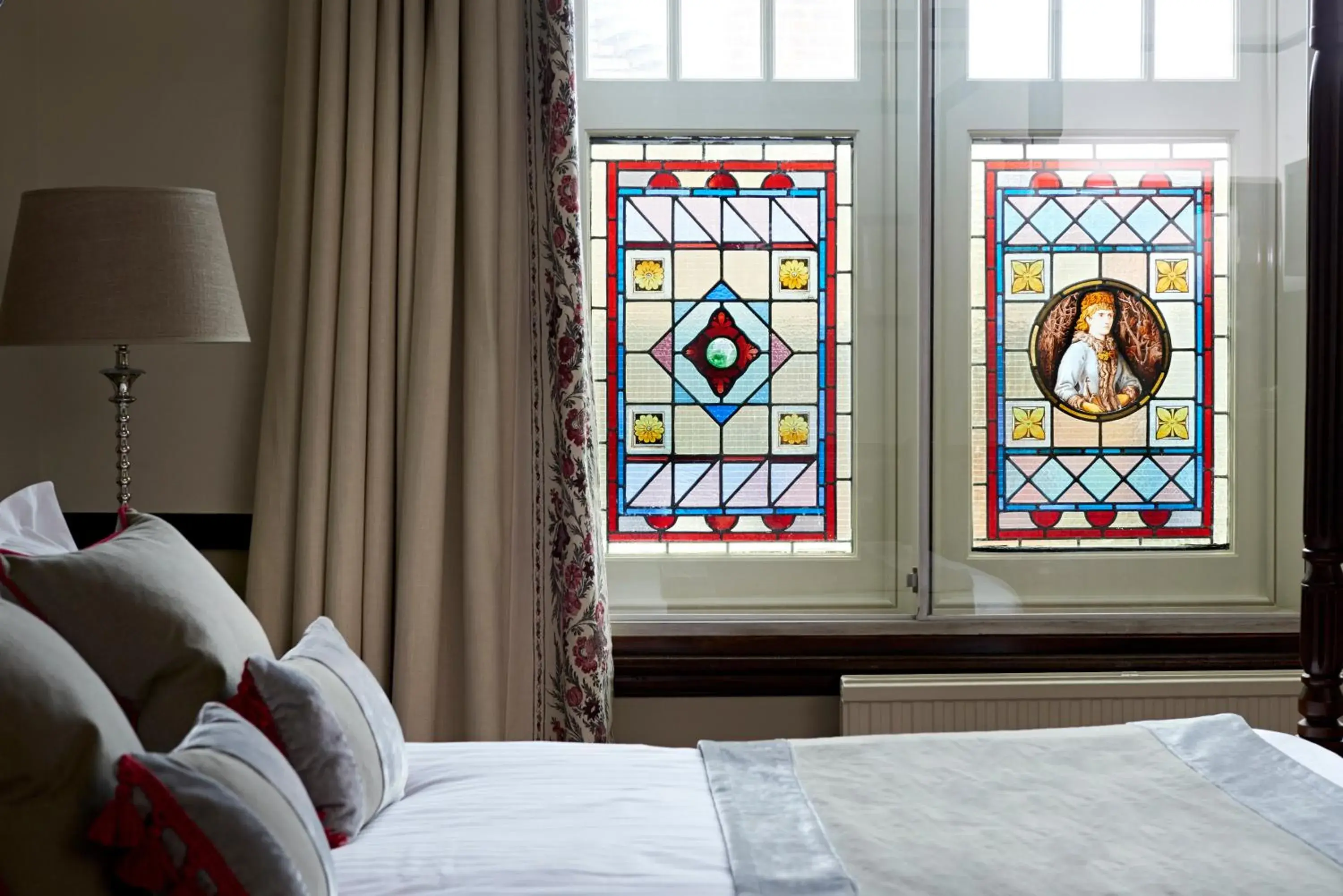 Property building, Bed in The Montagu Arms Property building, Bed in The Montagu Arms