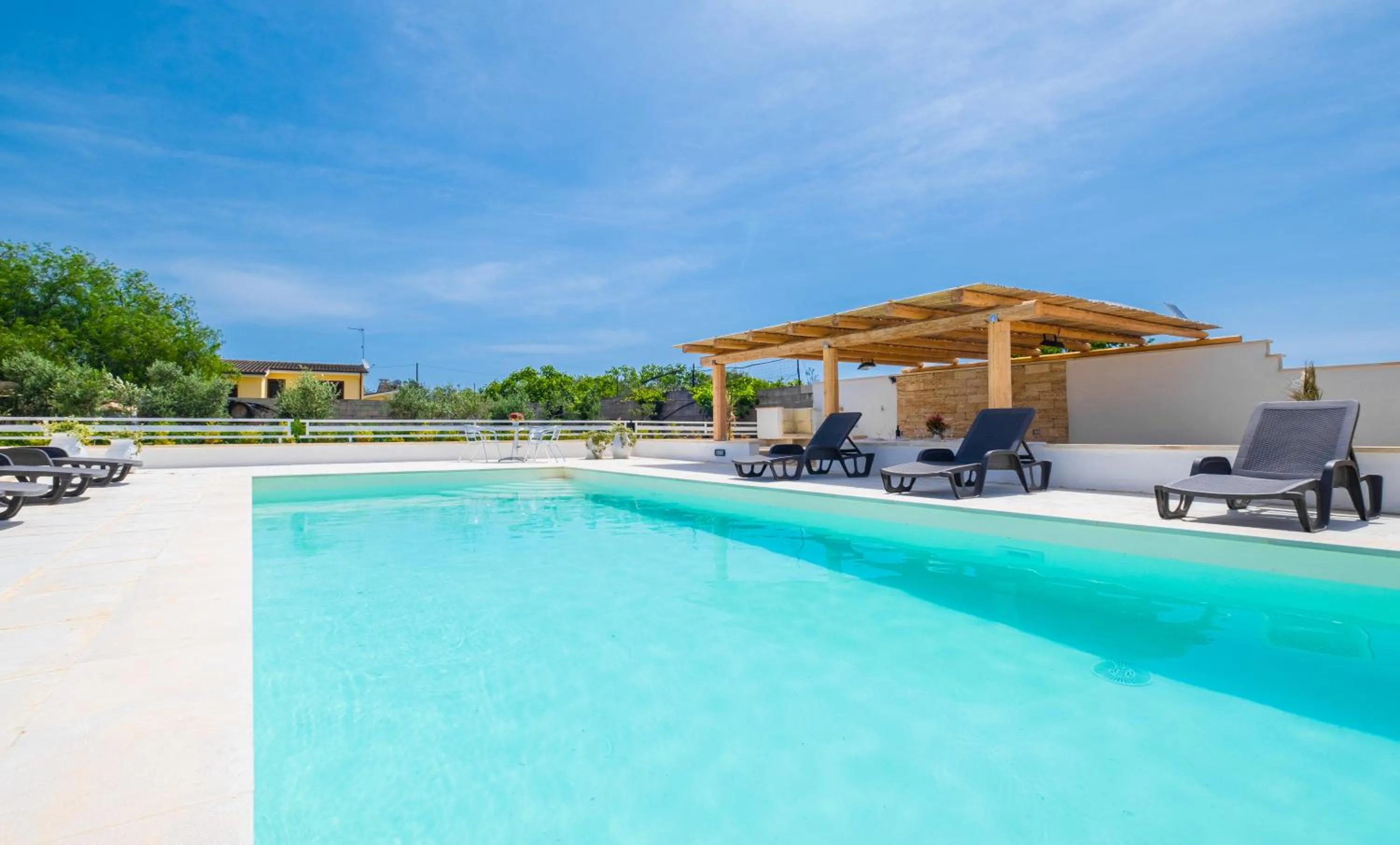 Dependance Specchia with Pool