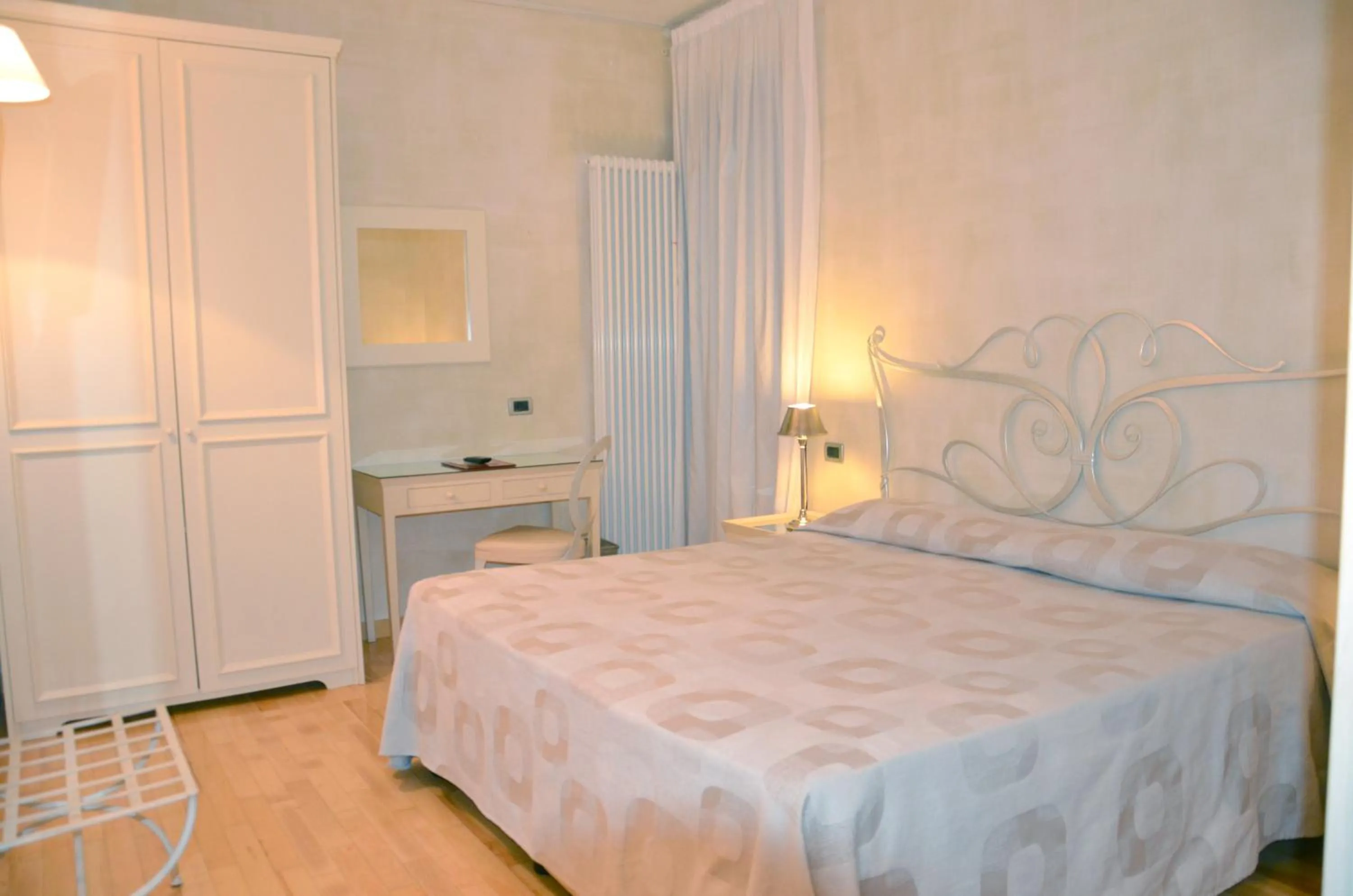 Photo of the whole room, Bed in Hotel Mastino