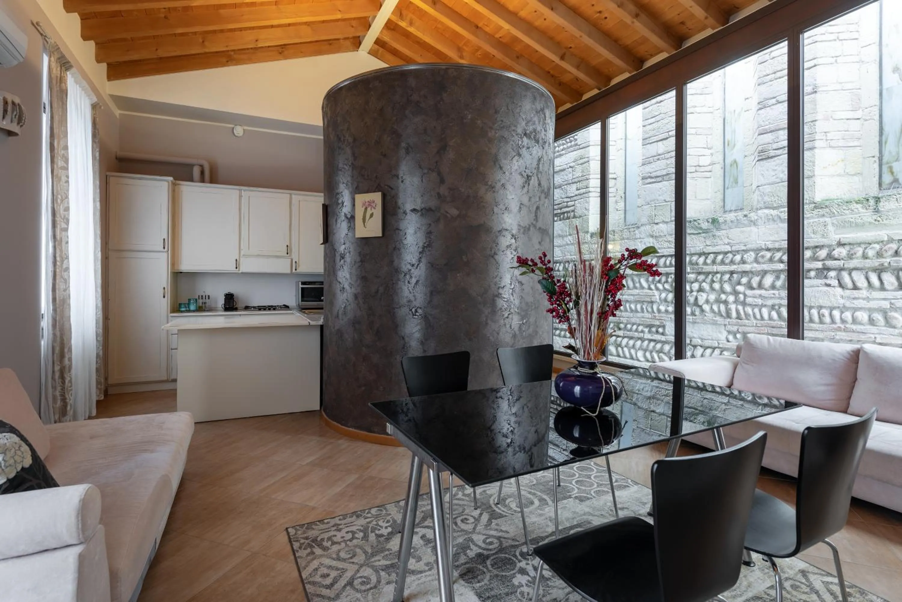 Kitchen or kitchenette in Hotel Mastino