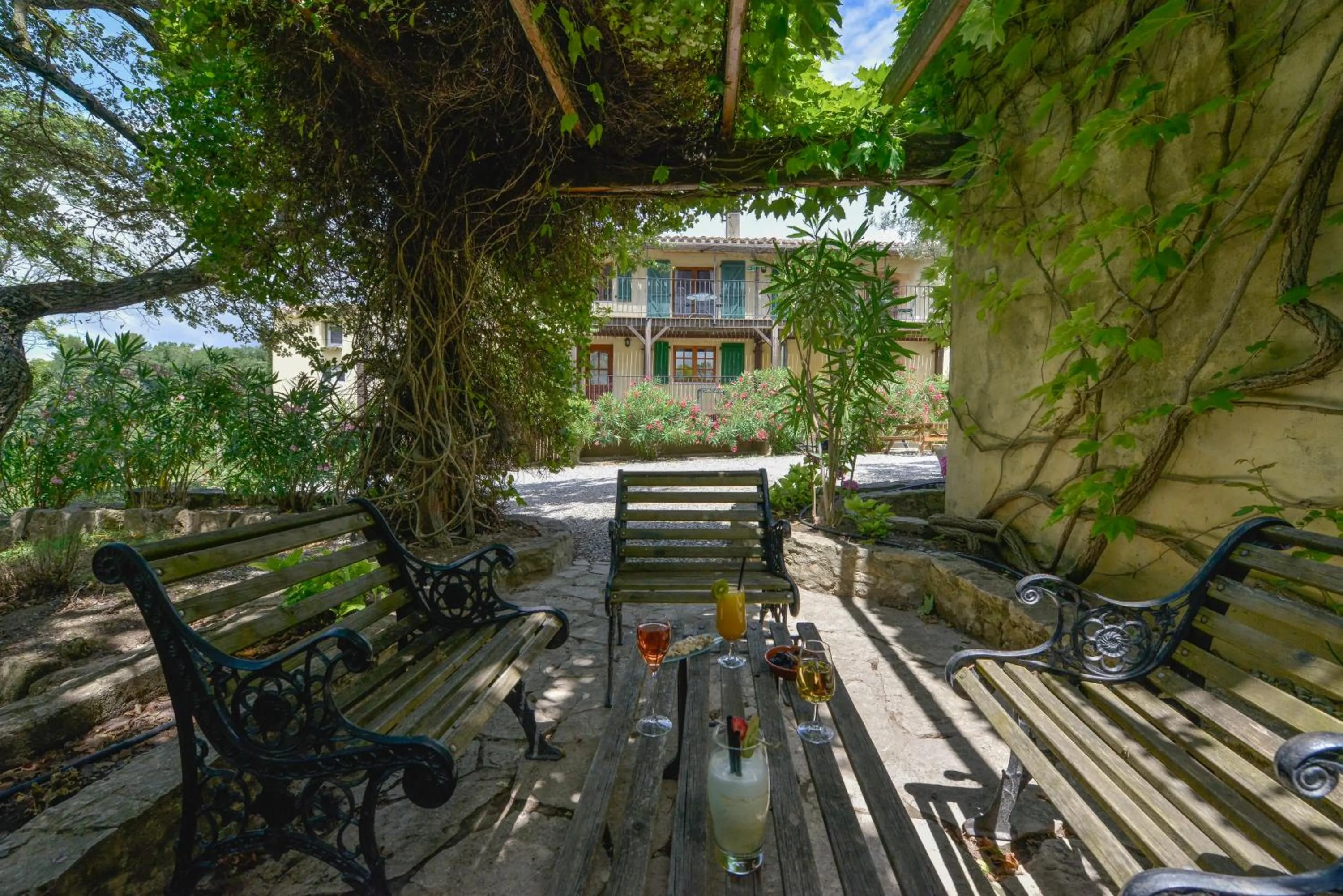 Drinks in Domaine De Fraisse