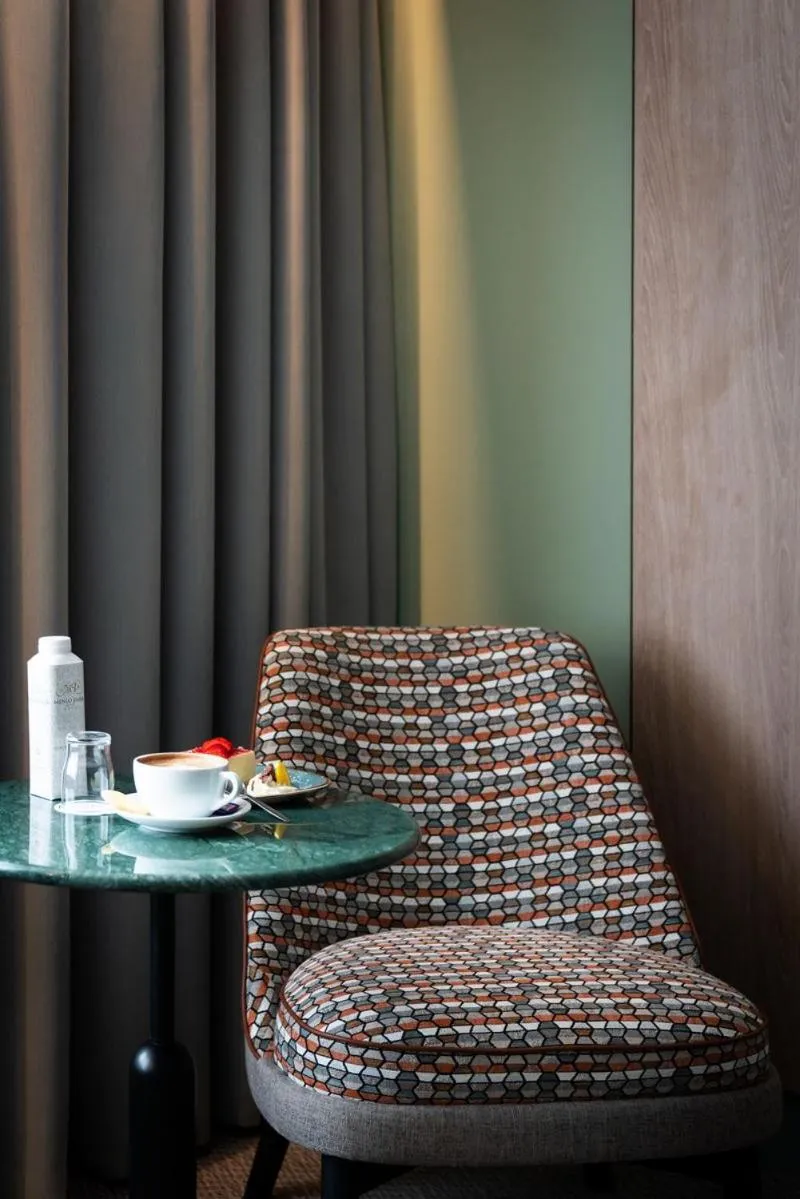 Living room in Menlo Park Hotel