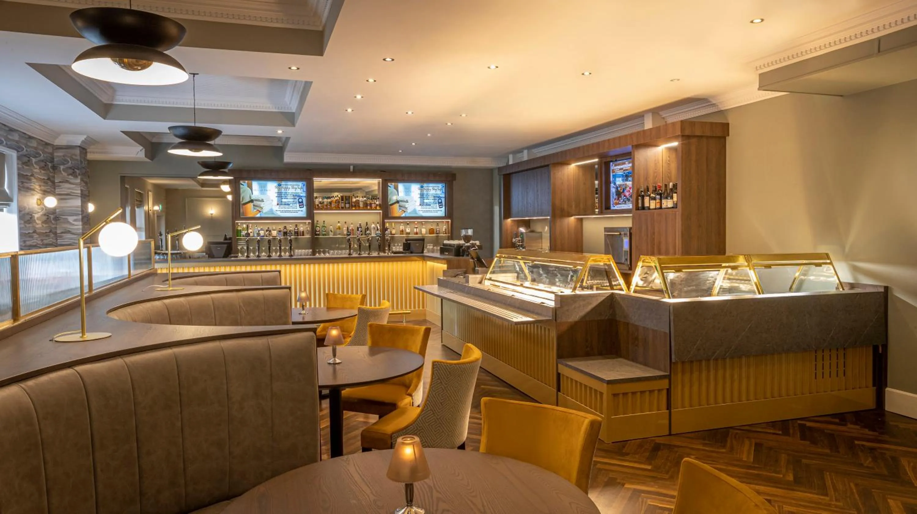 Restaurant/places to eat in Menlo Park Hotel