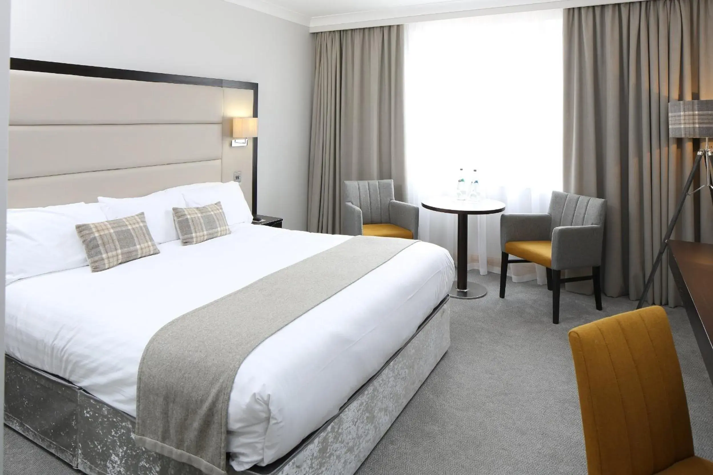 Bed in Menlo Park Hotel Bed in Menlo Park Hotel