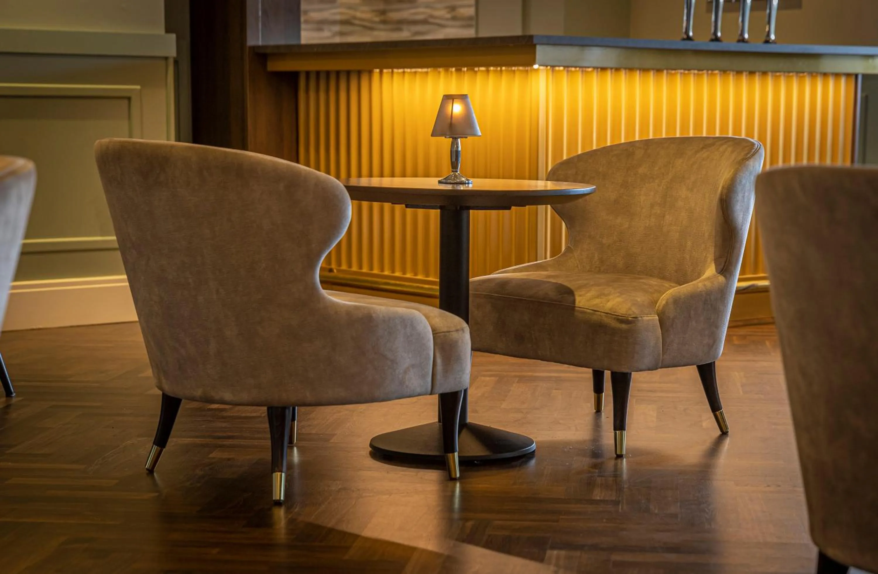 Lounge or bar in Menlo Park Hotel