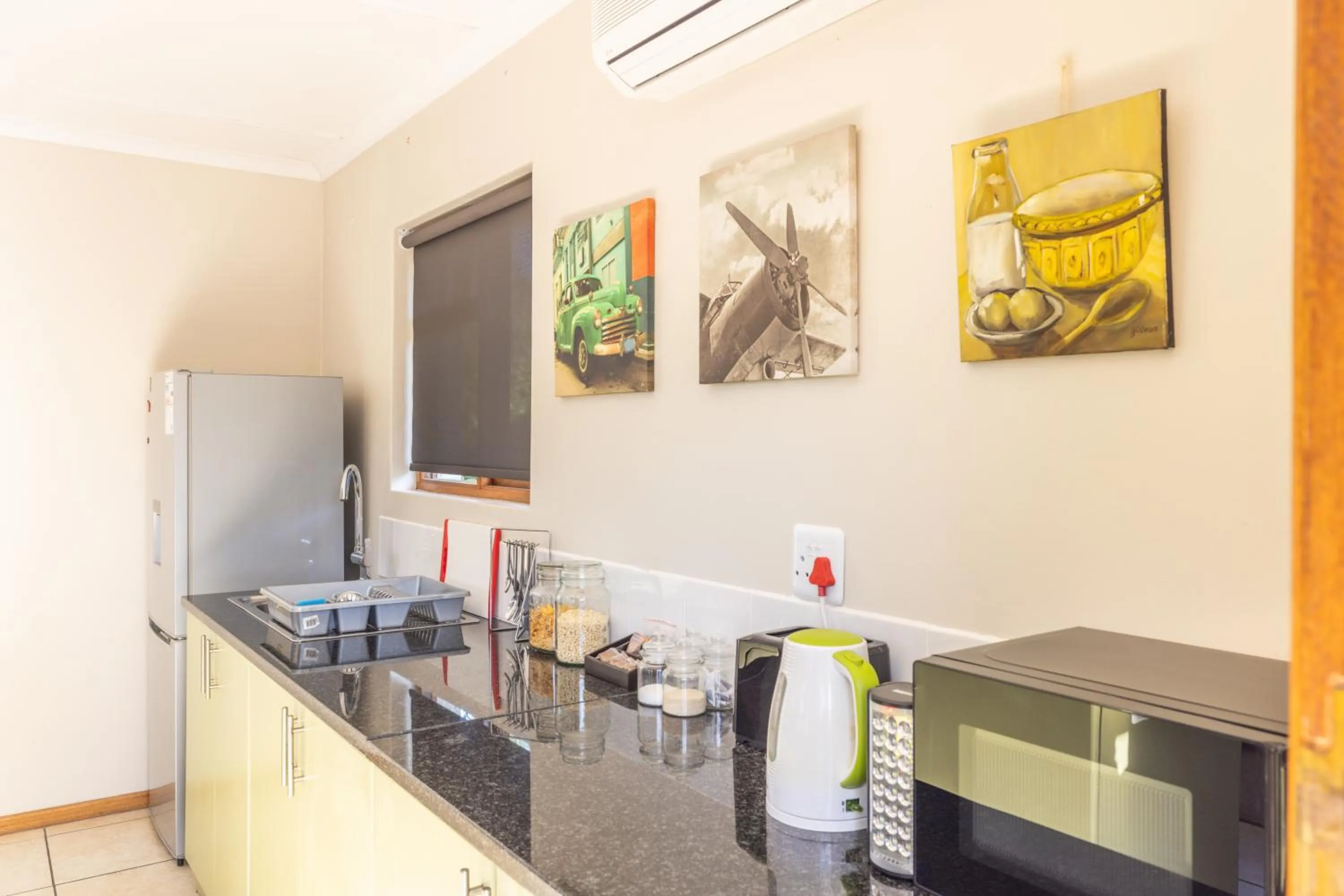 Kitchen or kitchenette in 1-on-Ross