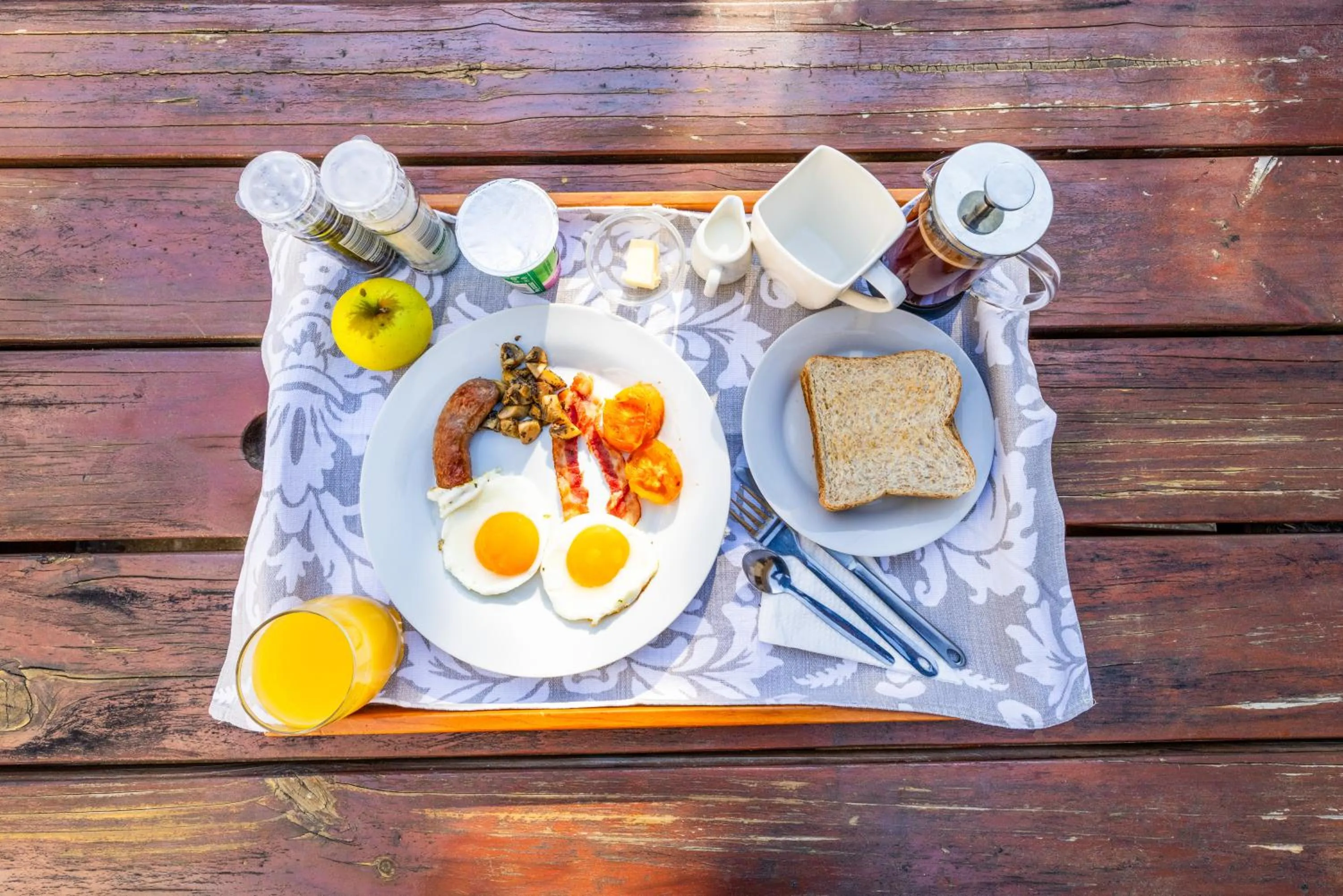 Breakfast in 1-on-Ross