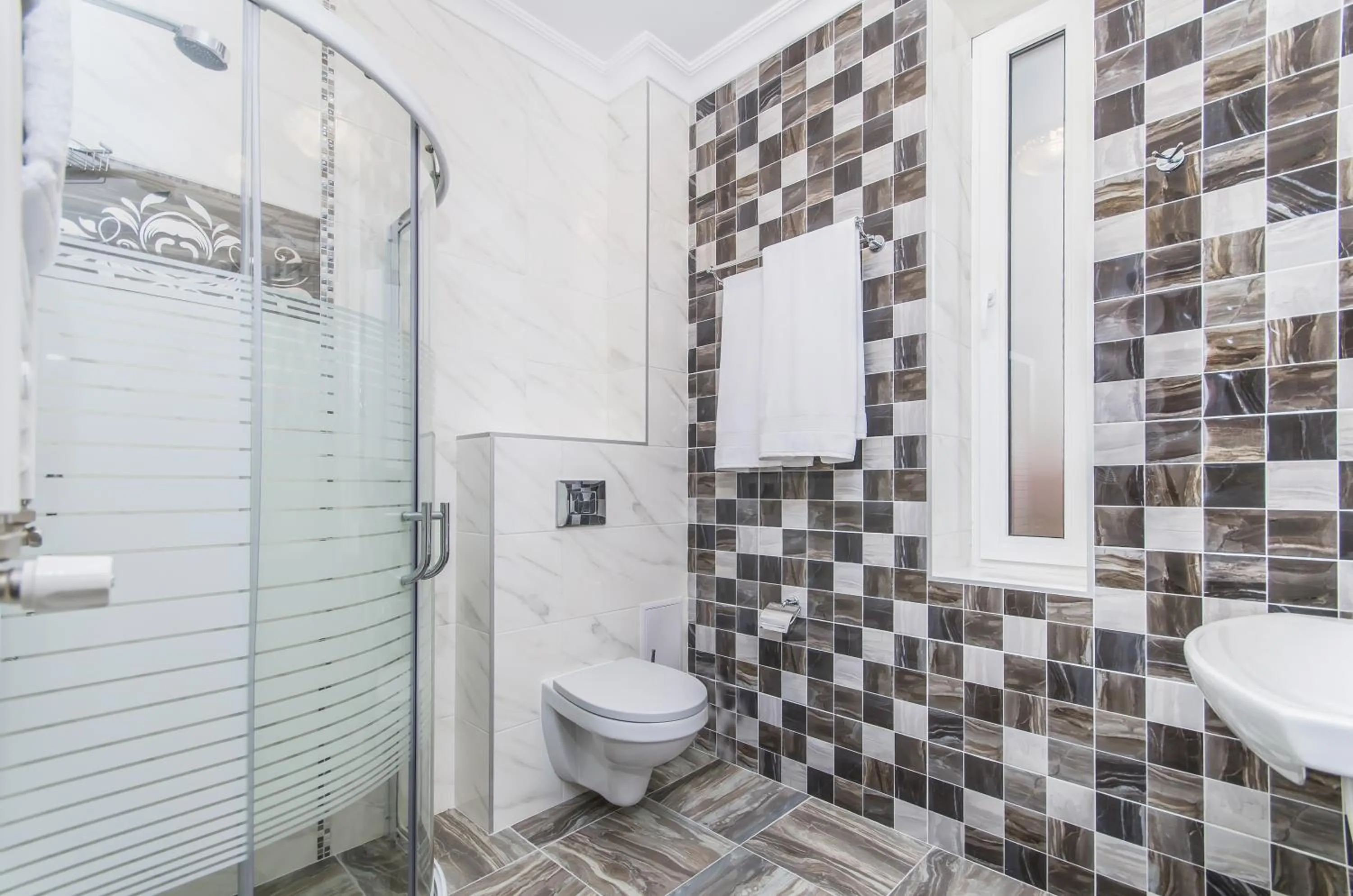 Bathroom in Park Lane Hotel