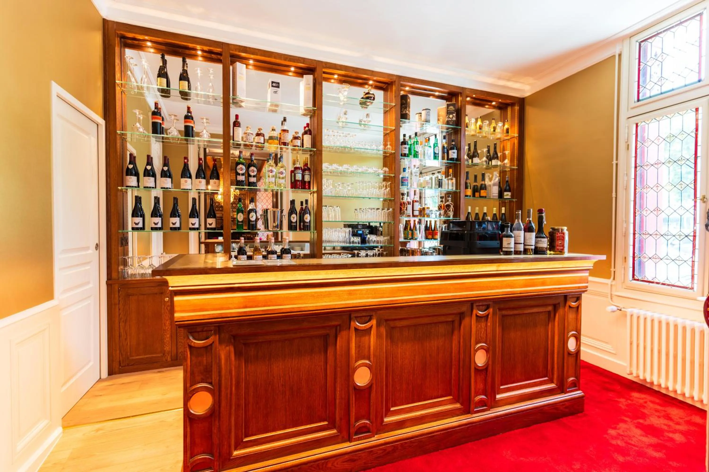 Lounge or bar in Le Manoir Saint Thomas