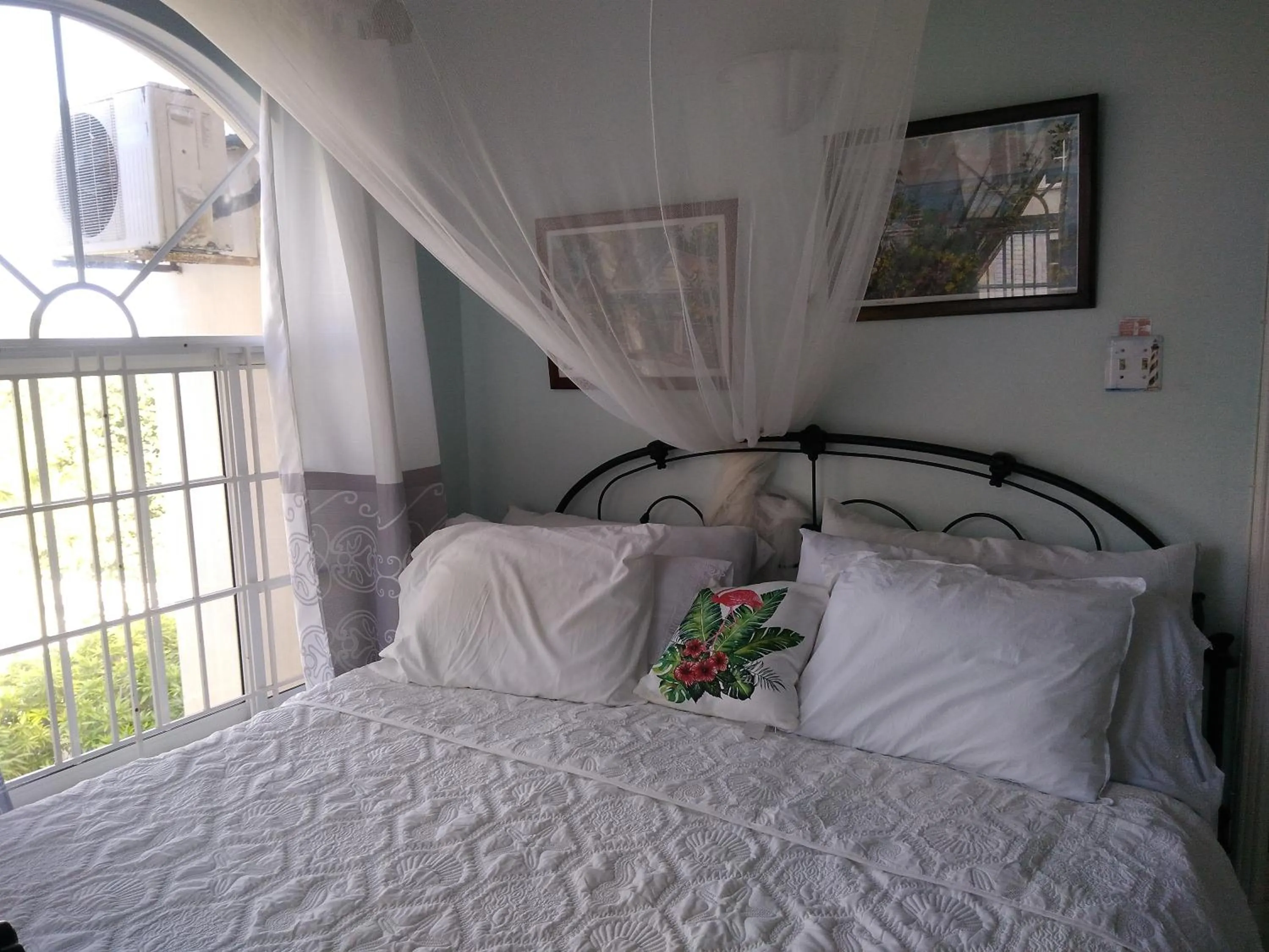 Bedroom, Bed in Blue Topaz