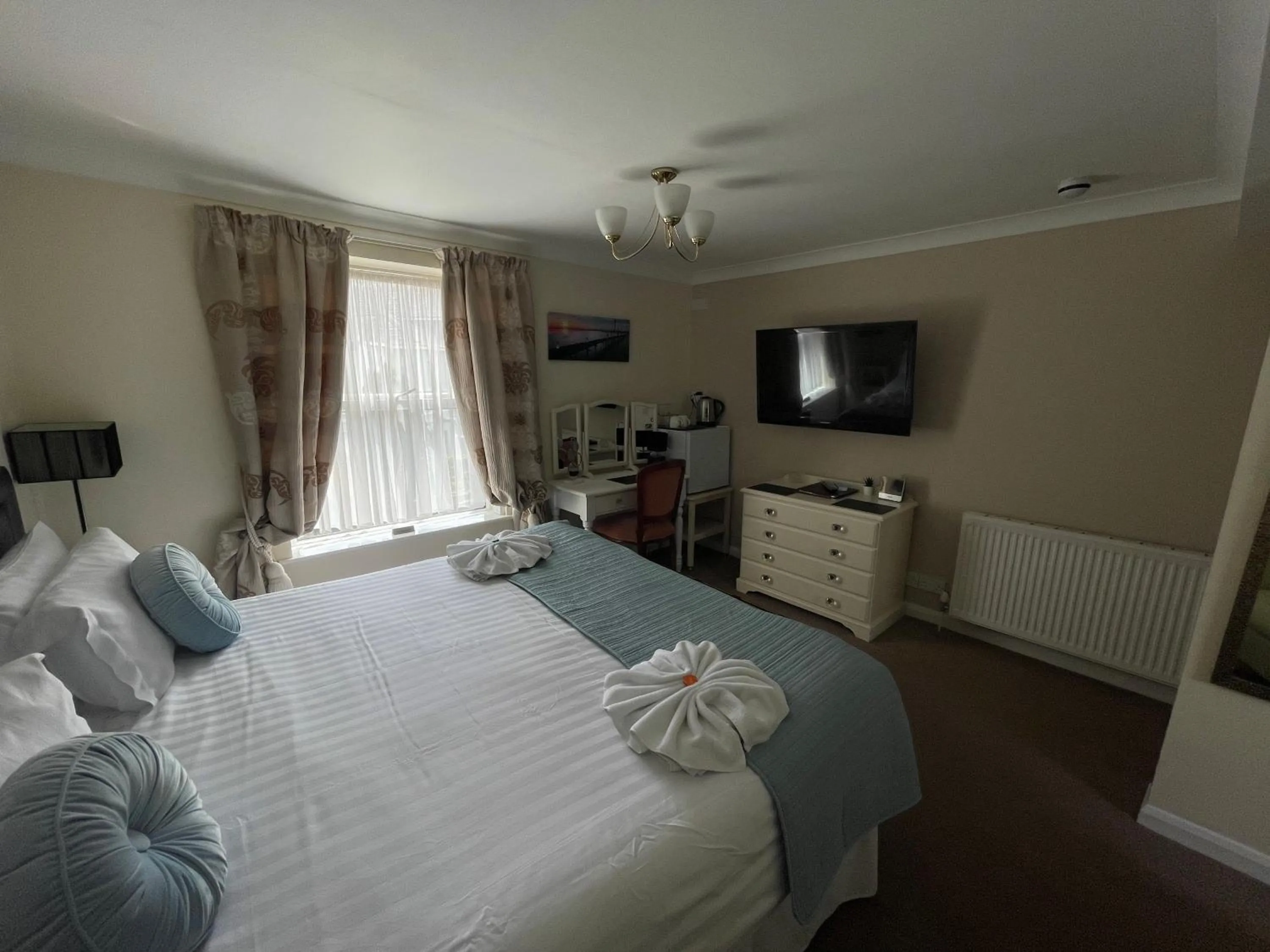 Bedroom, Bed in The Southbourne Villa
