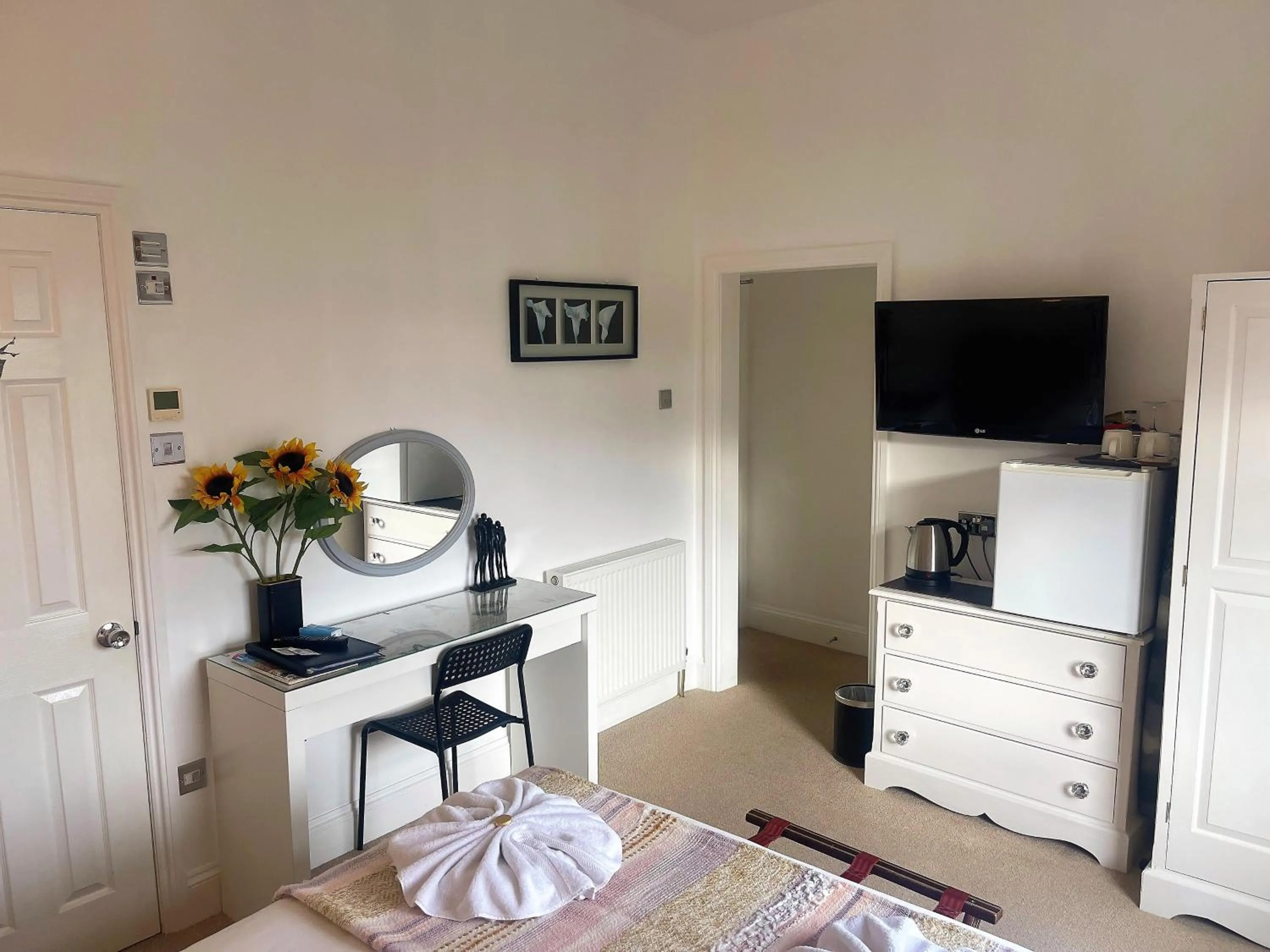 Bedroom, Bed in The Southbourne Villa