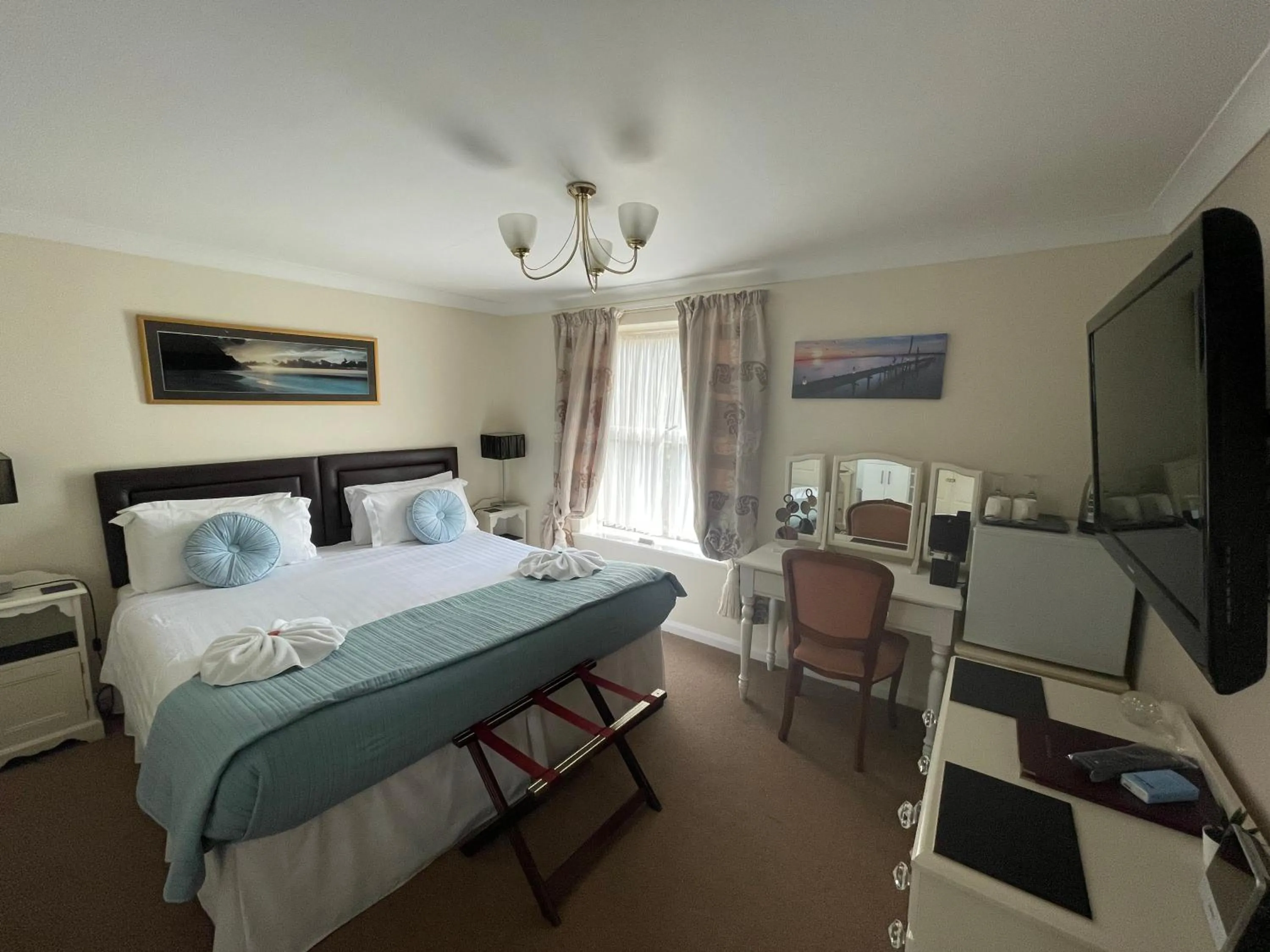 Bedroom, Bed in The Southbourne Villa
