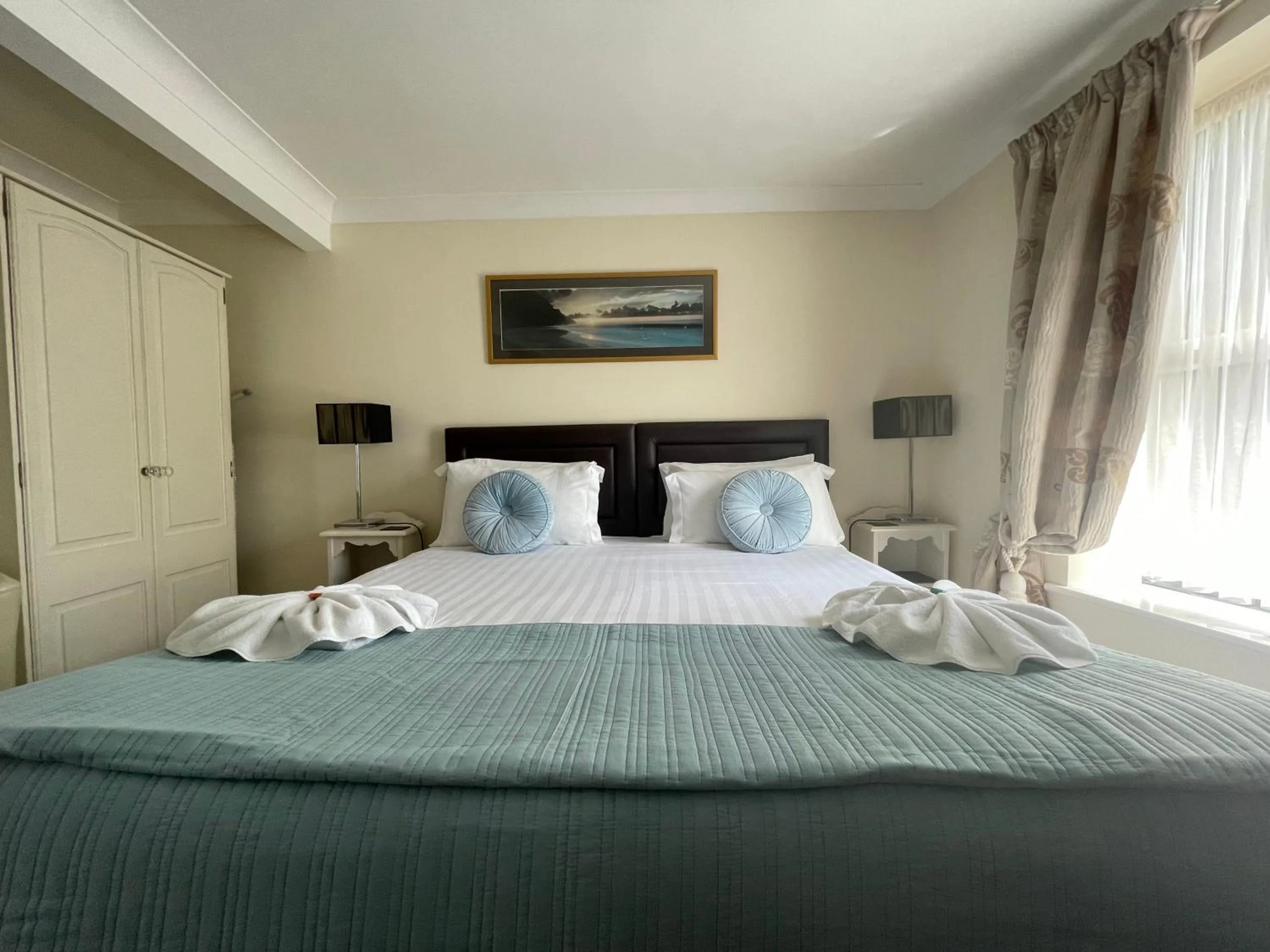 Bedroom, Bed in The Southbourne Villa
