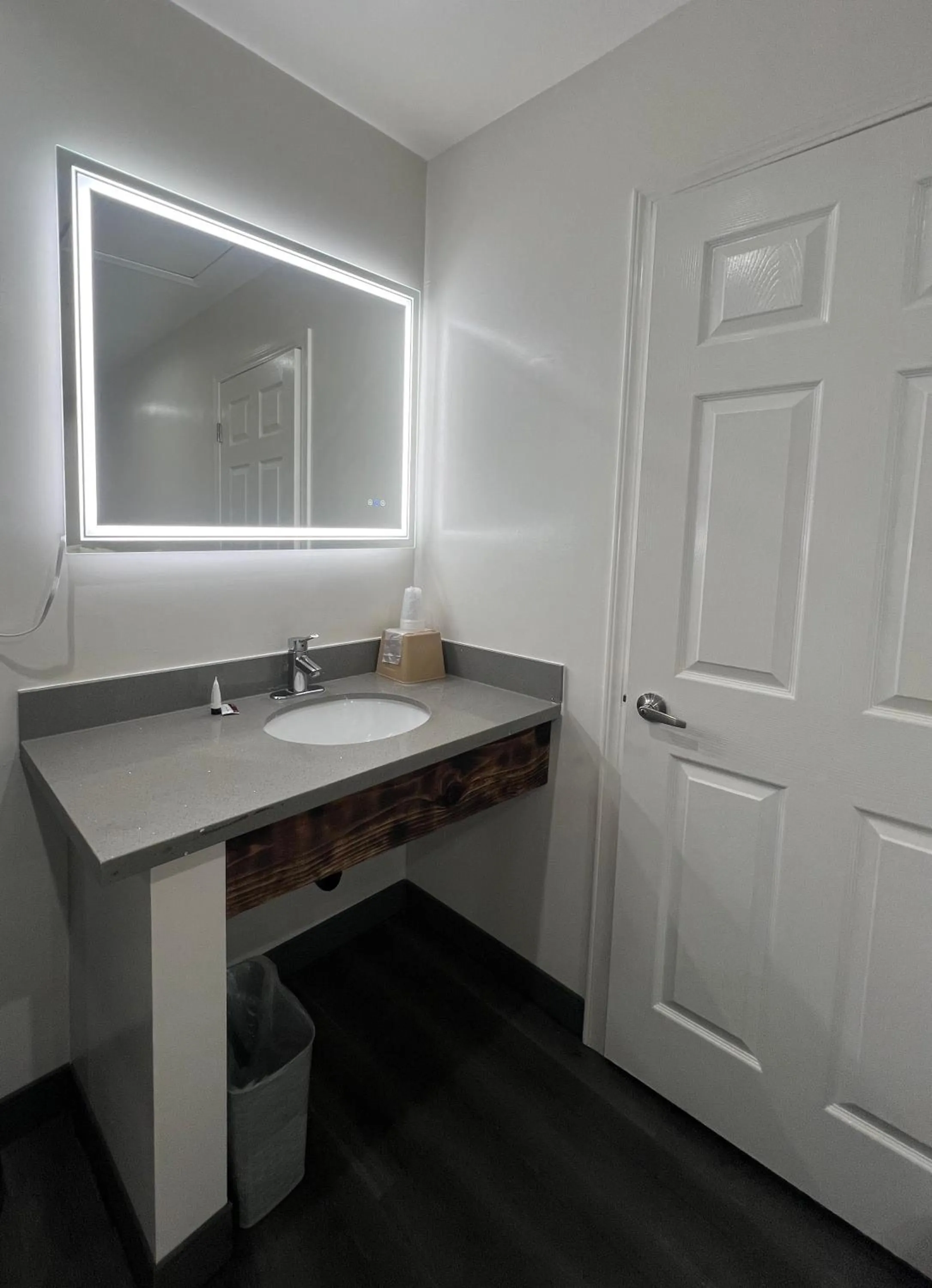 Bathroom in Newport Bay Inn