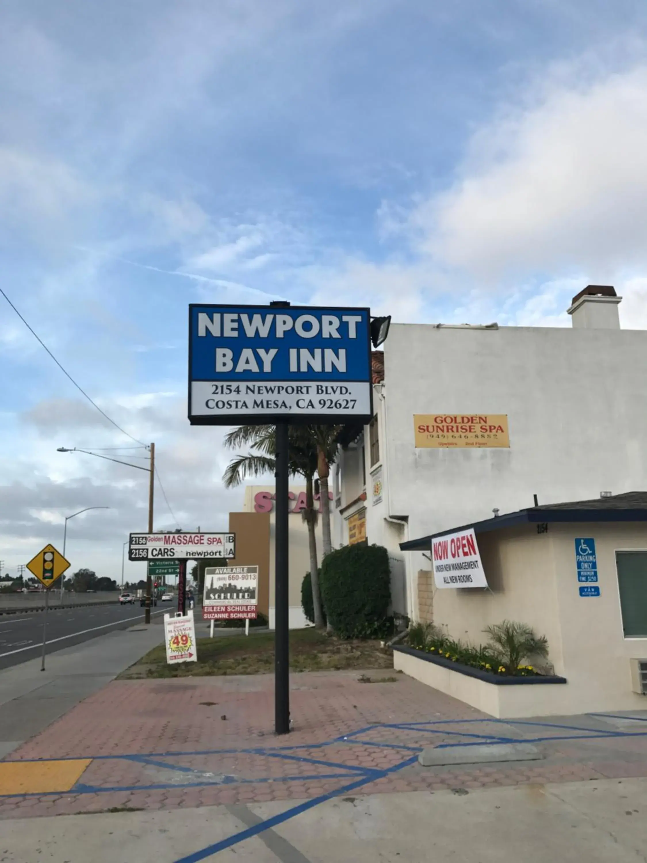 Property logo or sign, Property Building in Newport Bay Inn