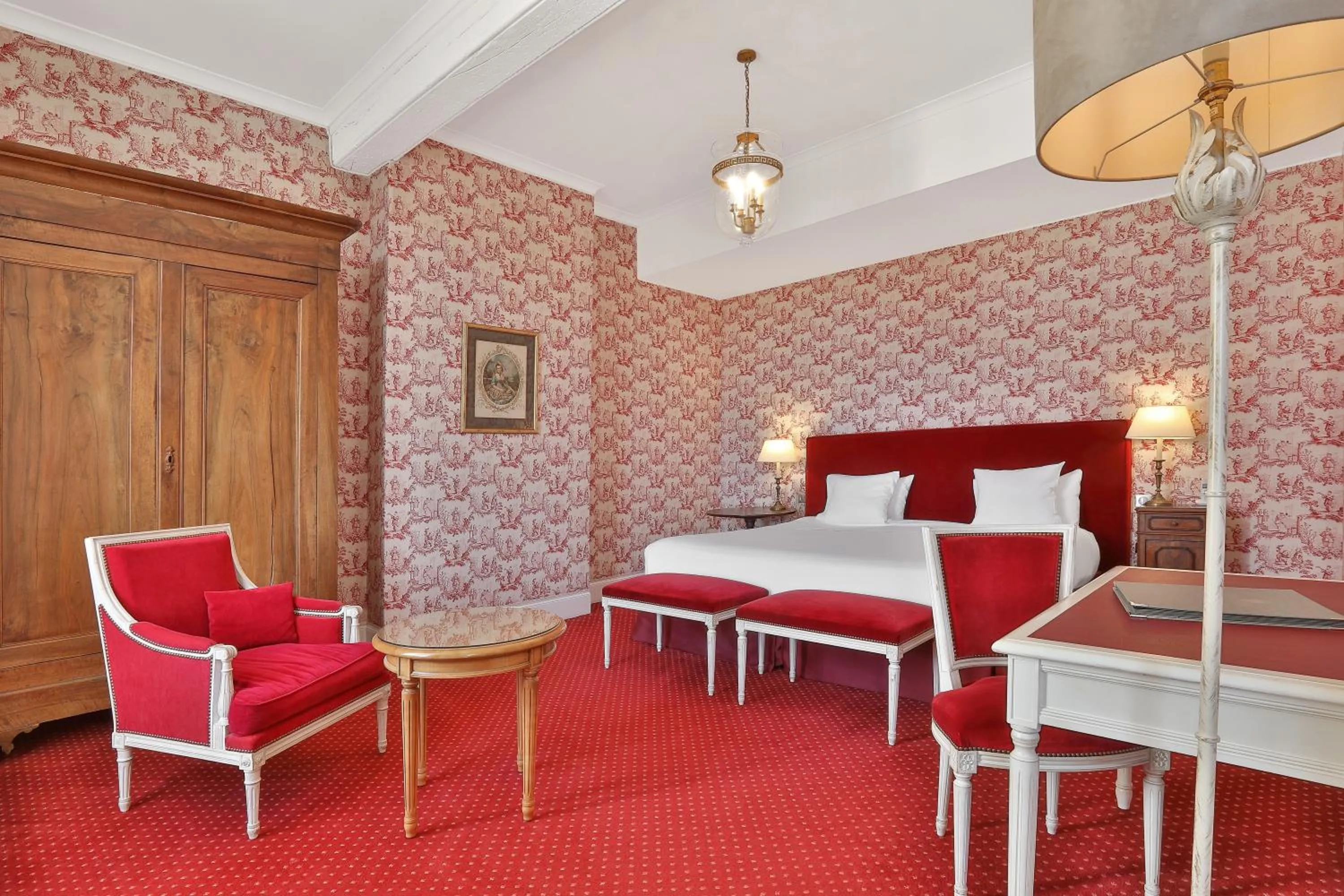 Bedroom, Bed in Château des Vigiers