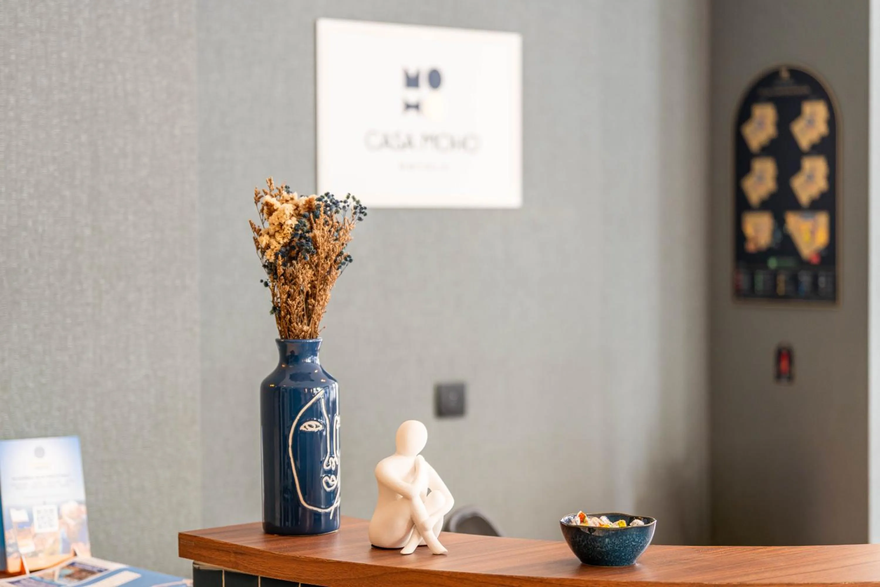 Lobby or reception in Hôtel CASA MOHO - Juan-Les-Pins