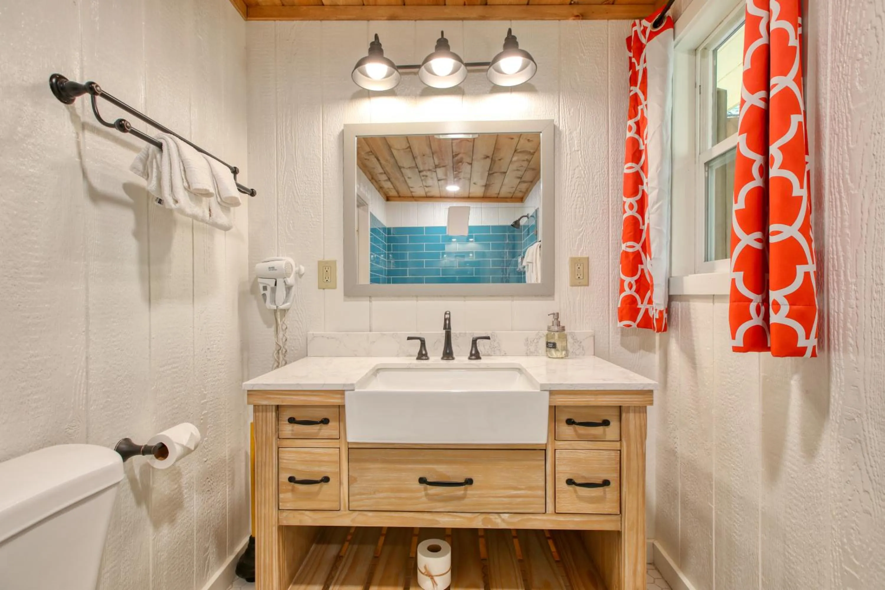 Bathroom in Fernwood Resort