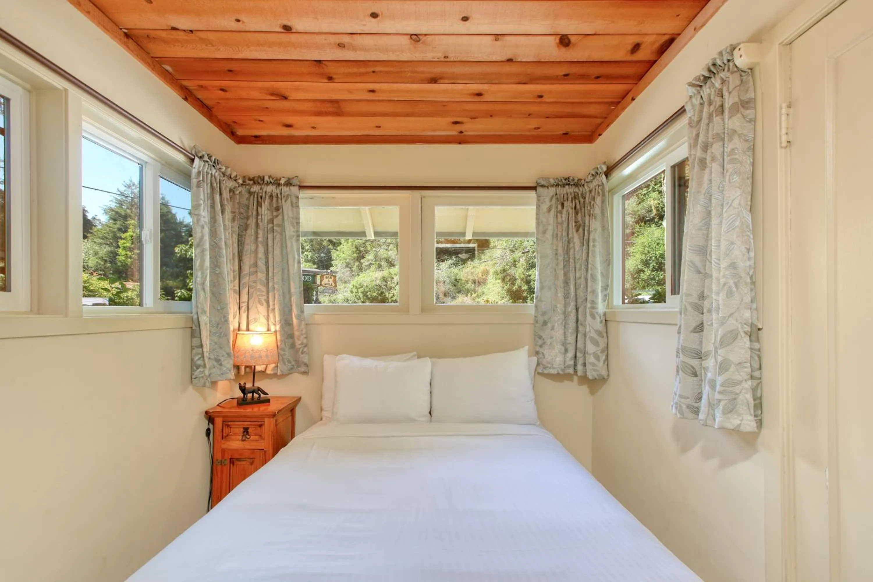 Bed in Fernwood Resort