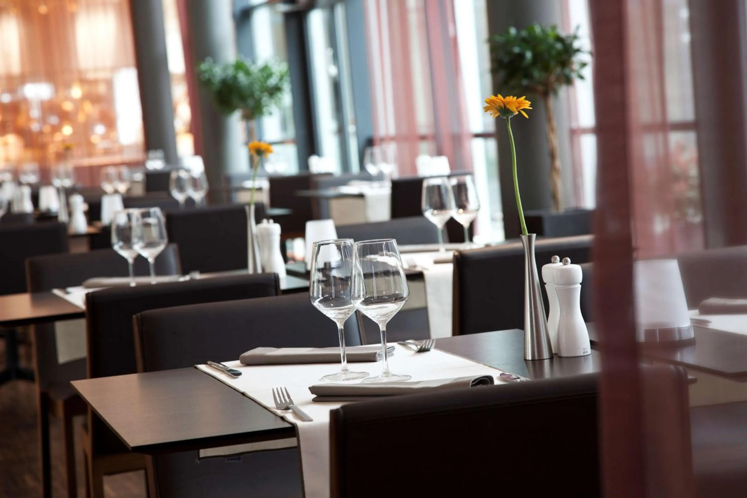 Restaurant/places to eat in Scandic Sydhavnen