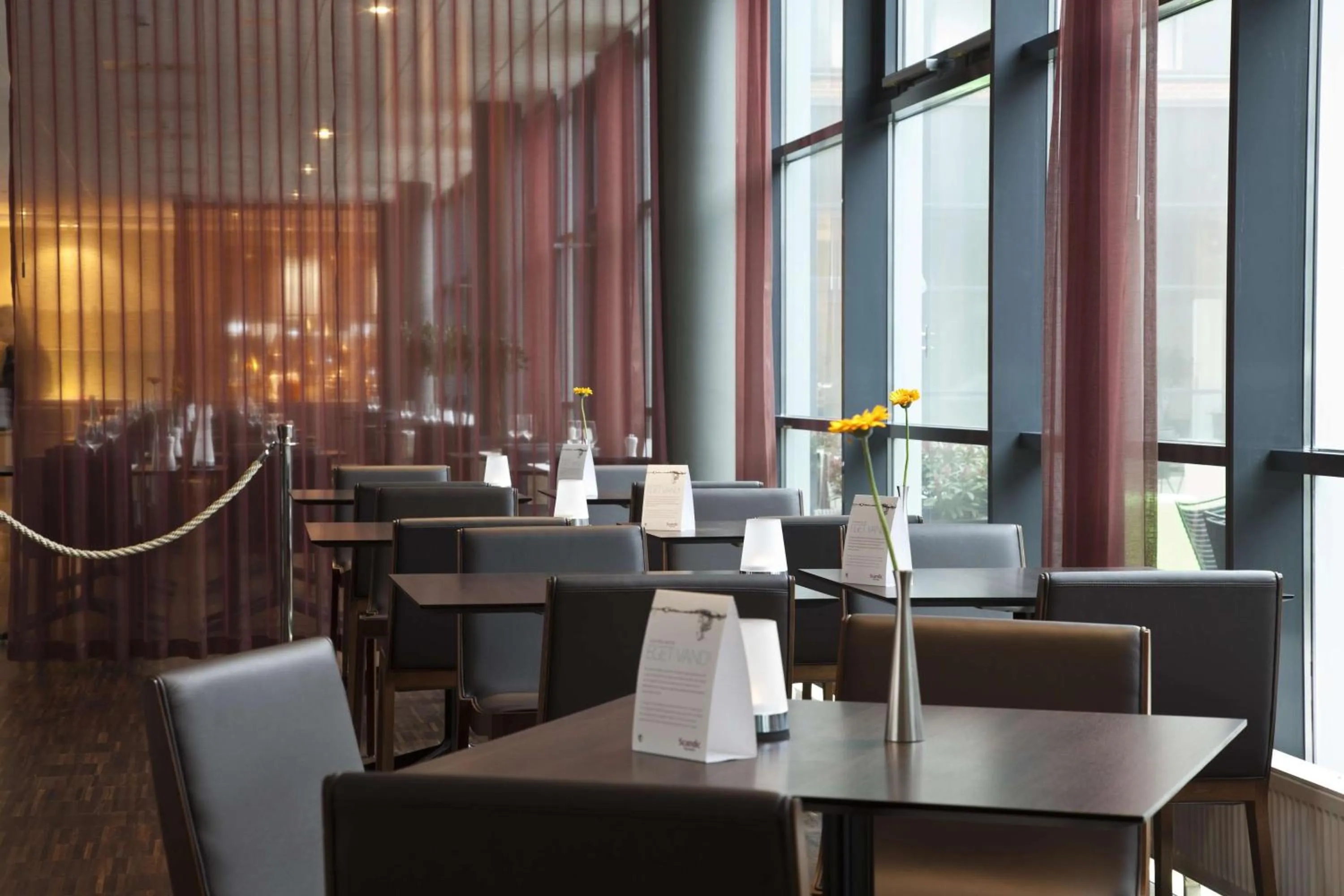 Restaurant/places to eat in Scandic Sydhavnen