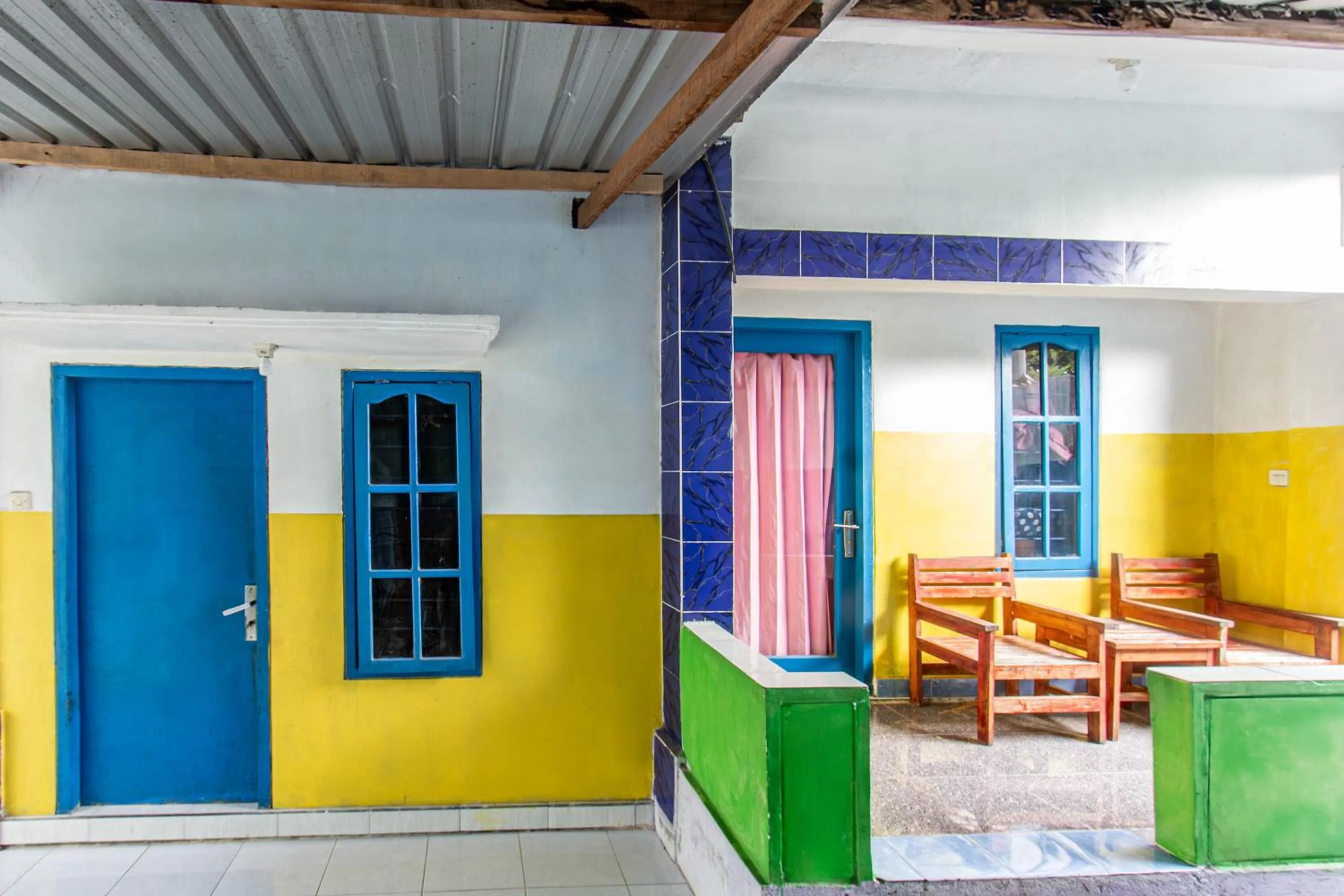 Facade/entrance in Hotel O Kawi Homestay