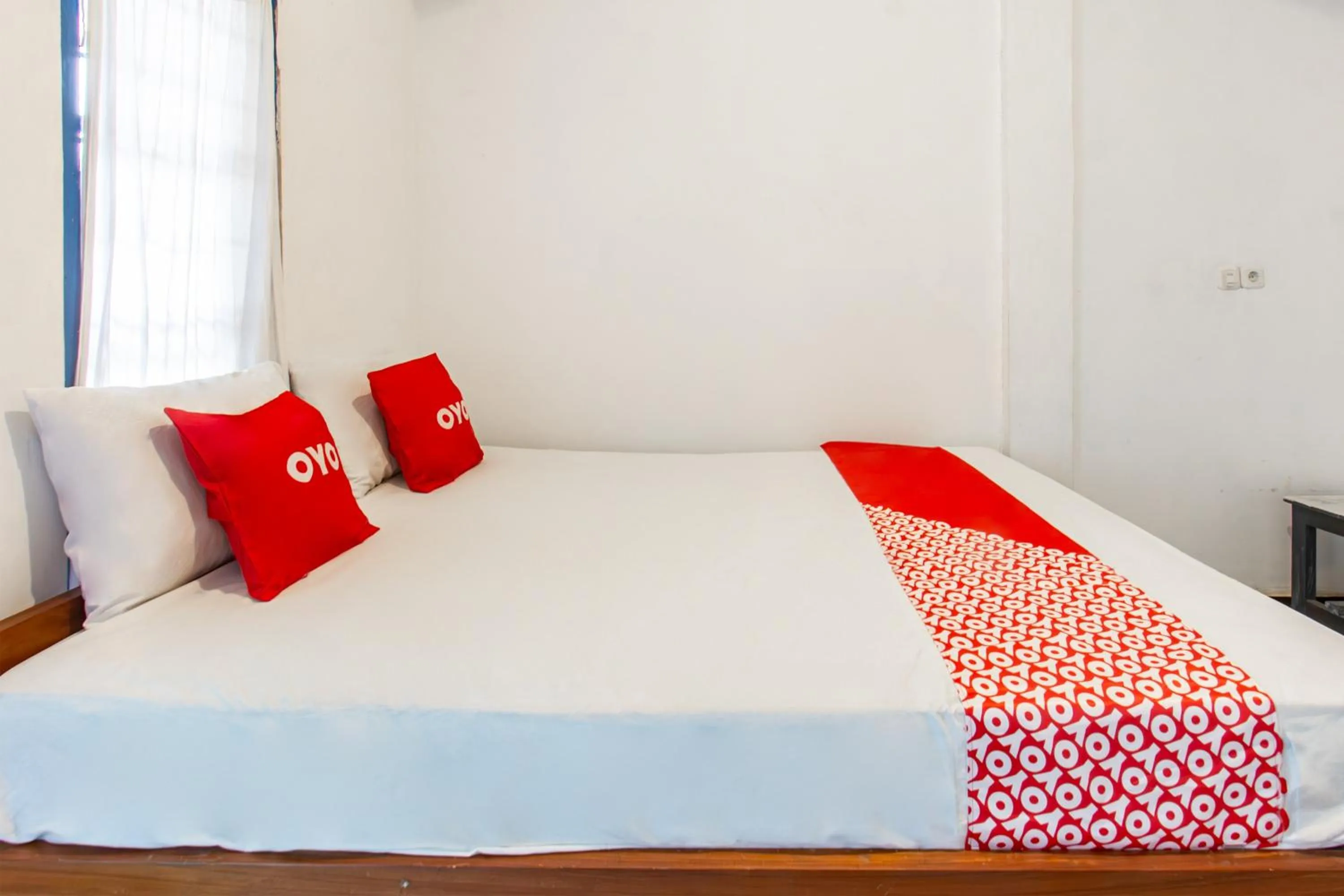 Bedroom, Bed in Hotel O Kawi Homestay