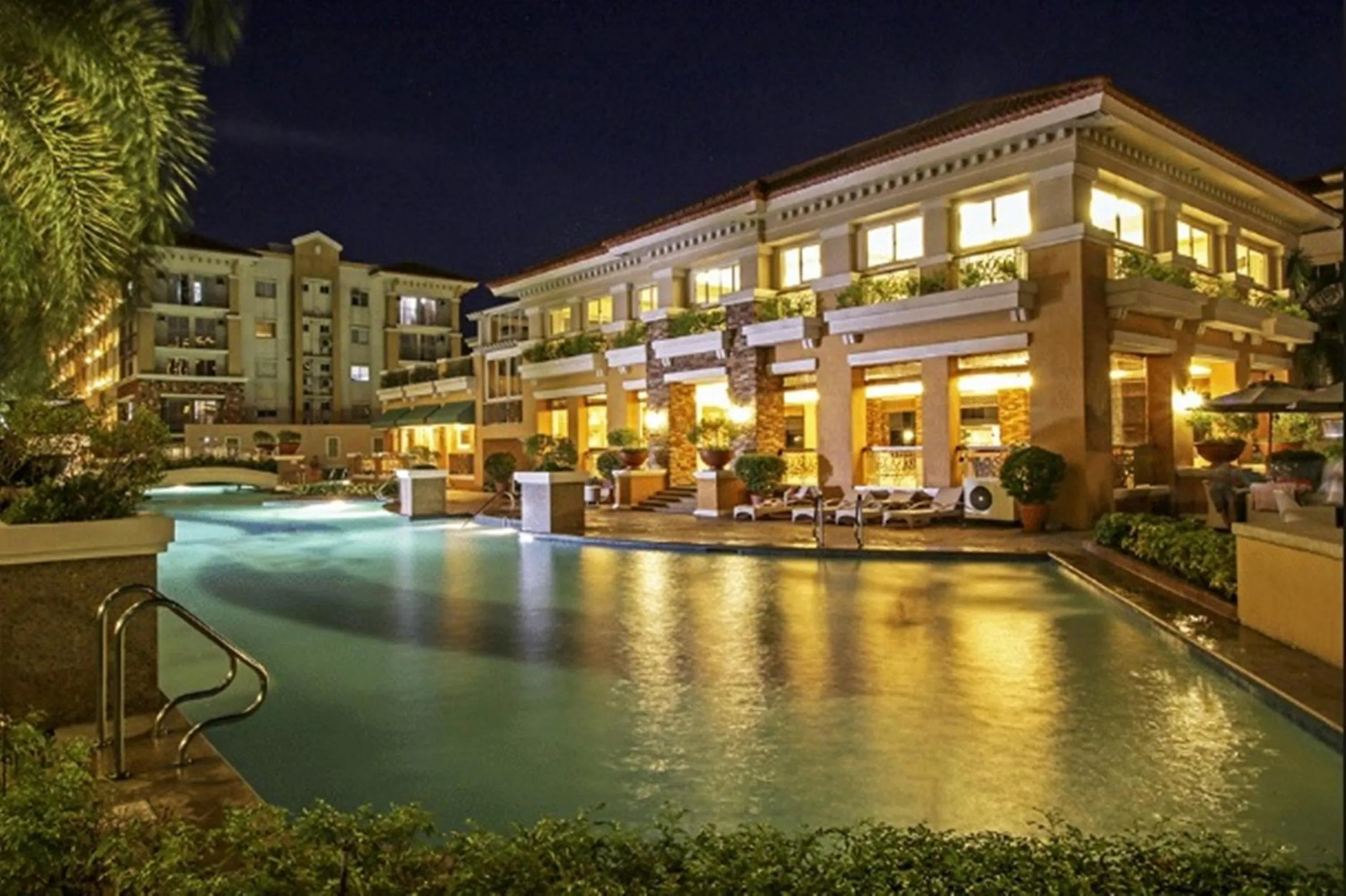 Garden in 2 BR Sorrento Oasis